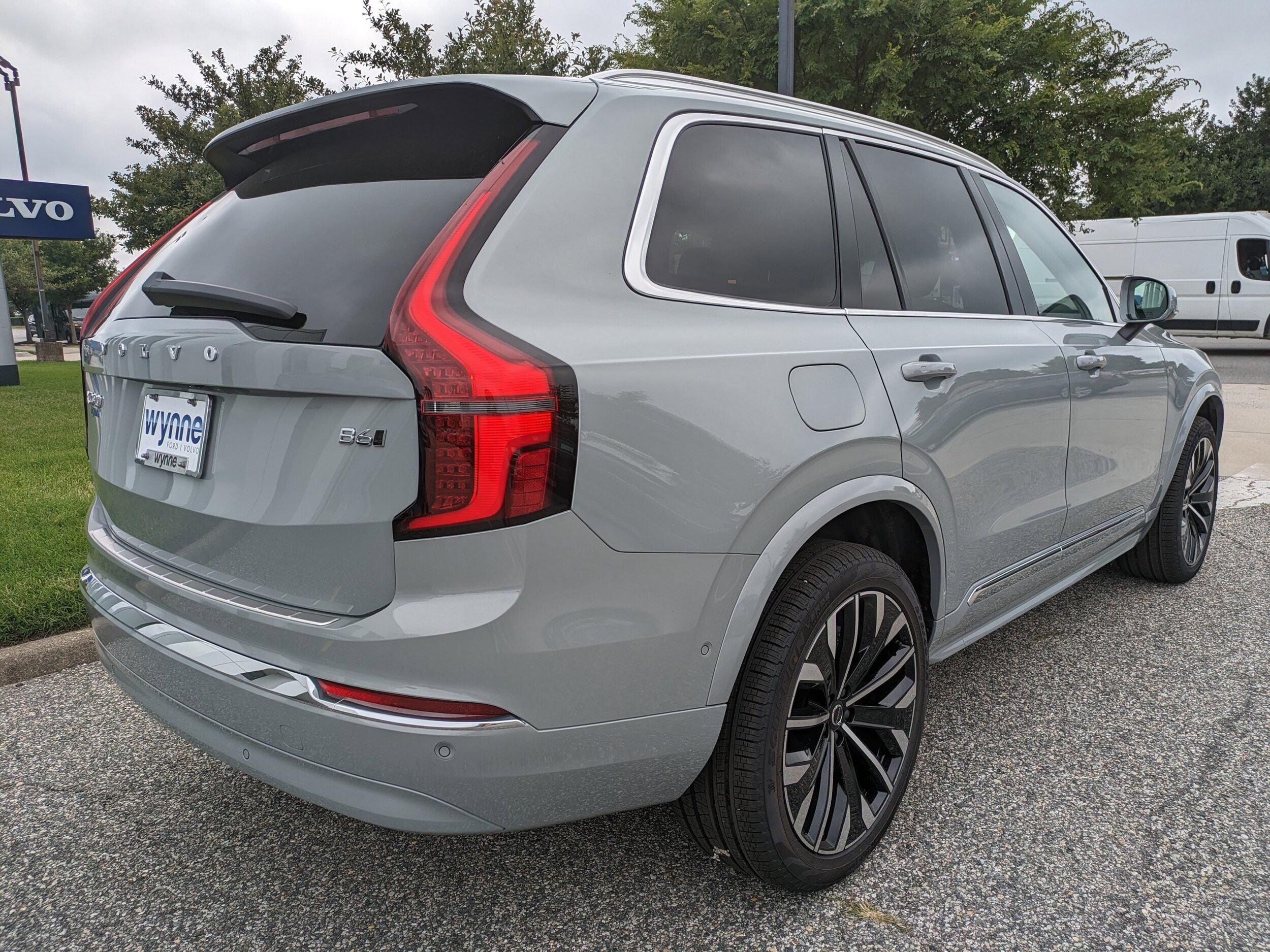 2026 Volvo XC90 Plus photo 4