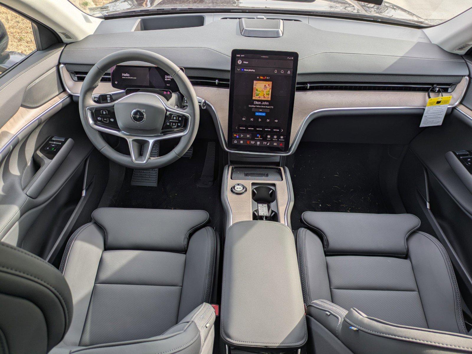 2025 Volvo EX90 Ultra - Photo 16