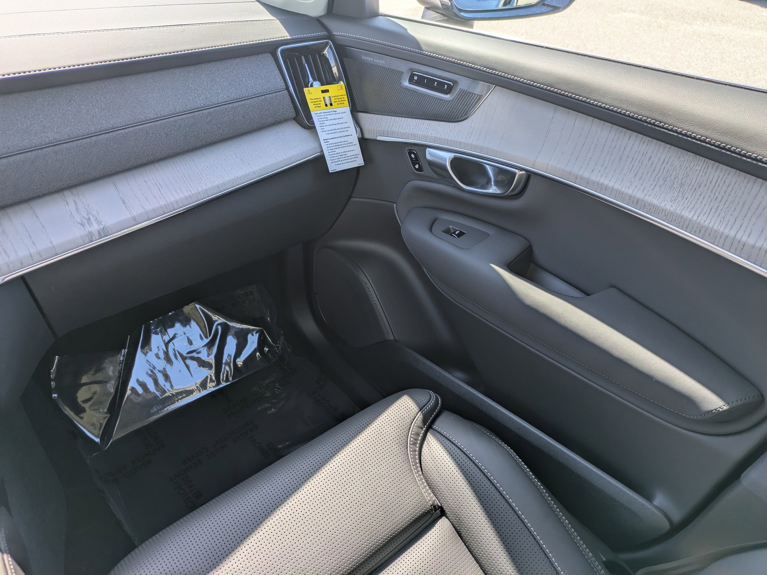2026 Volvo XC90 Ultra - Photo 16