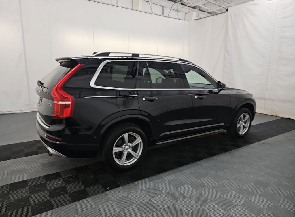 Used 2018 Volvo XC90 Momentum T5 AWD 7-Passenger Momentum