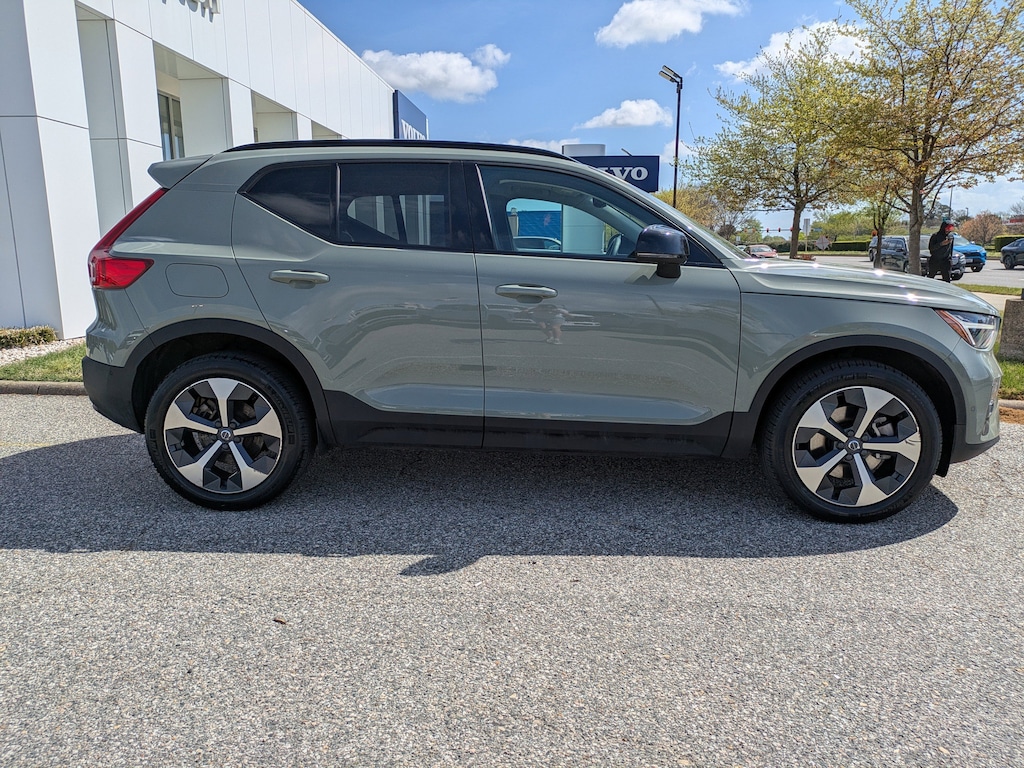 Certified 2023 Volvo XC40 Plus Dark Theme B5 AWD Plus Dark Theme