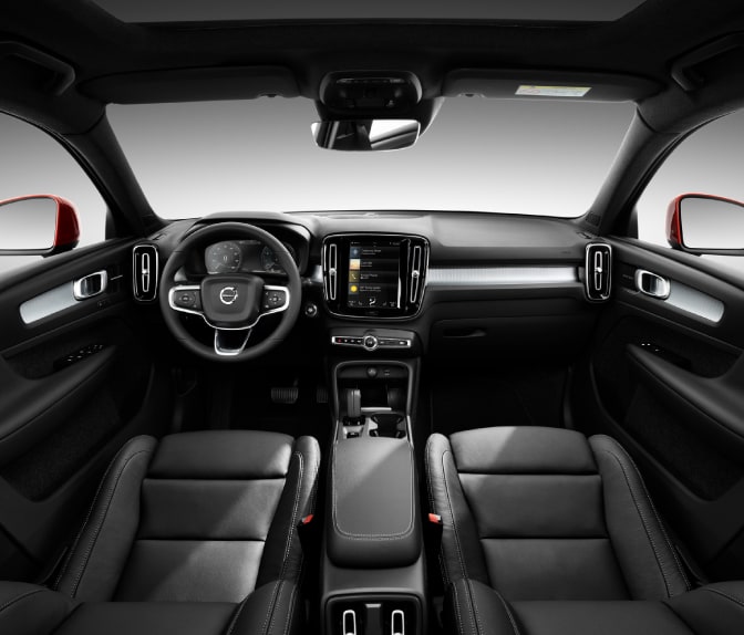 Volvo XC40 vs. Mazda CX-5 Interior Benefits