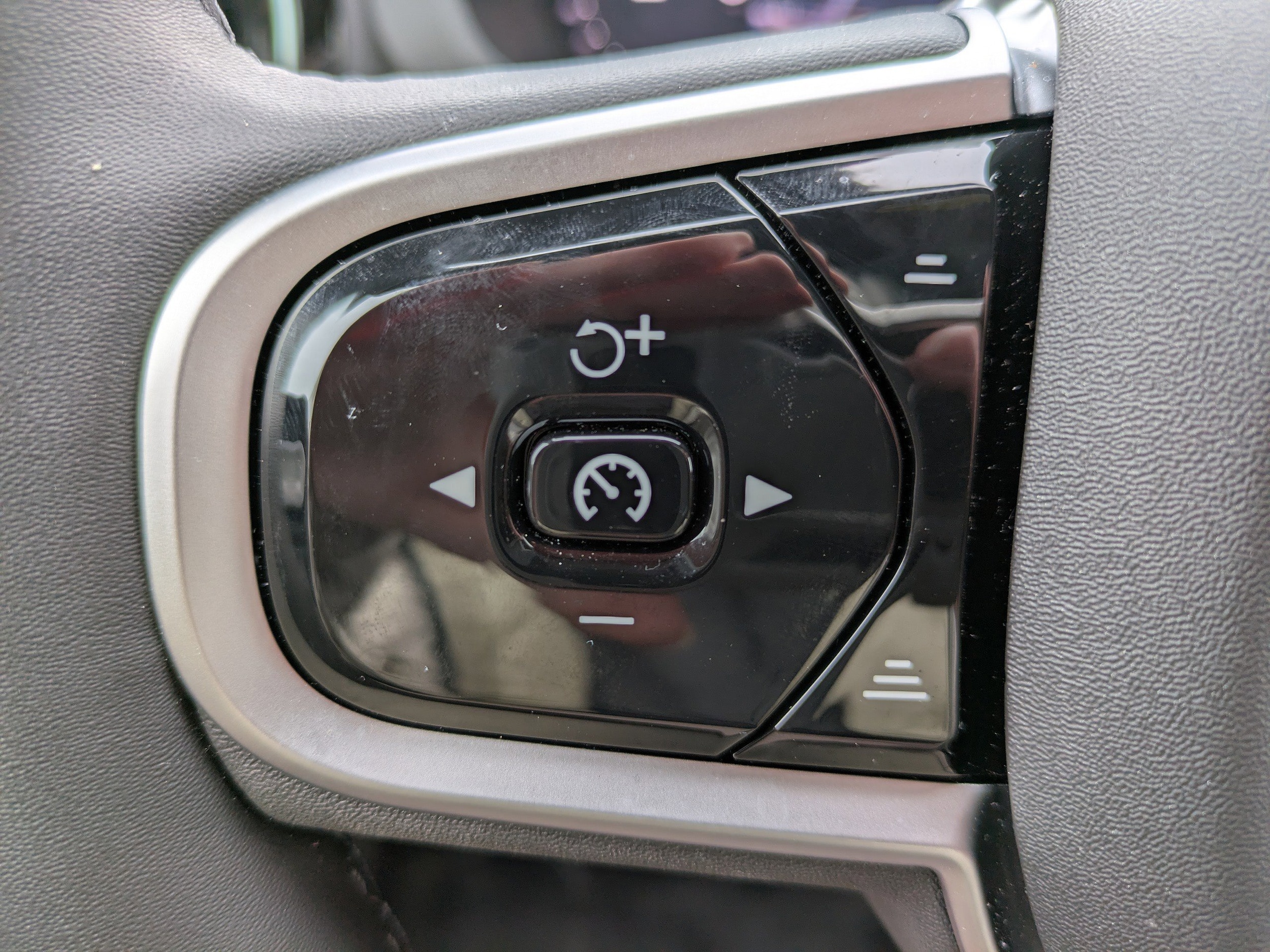 2026 Volvo XC60 Plus - Photo 25