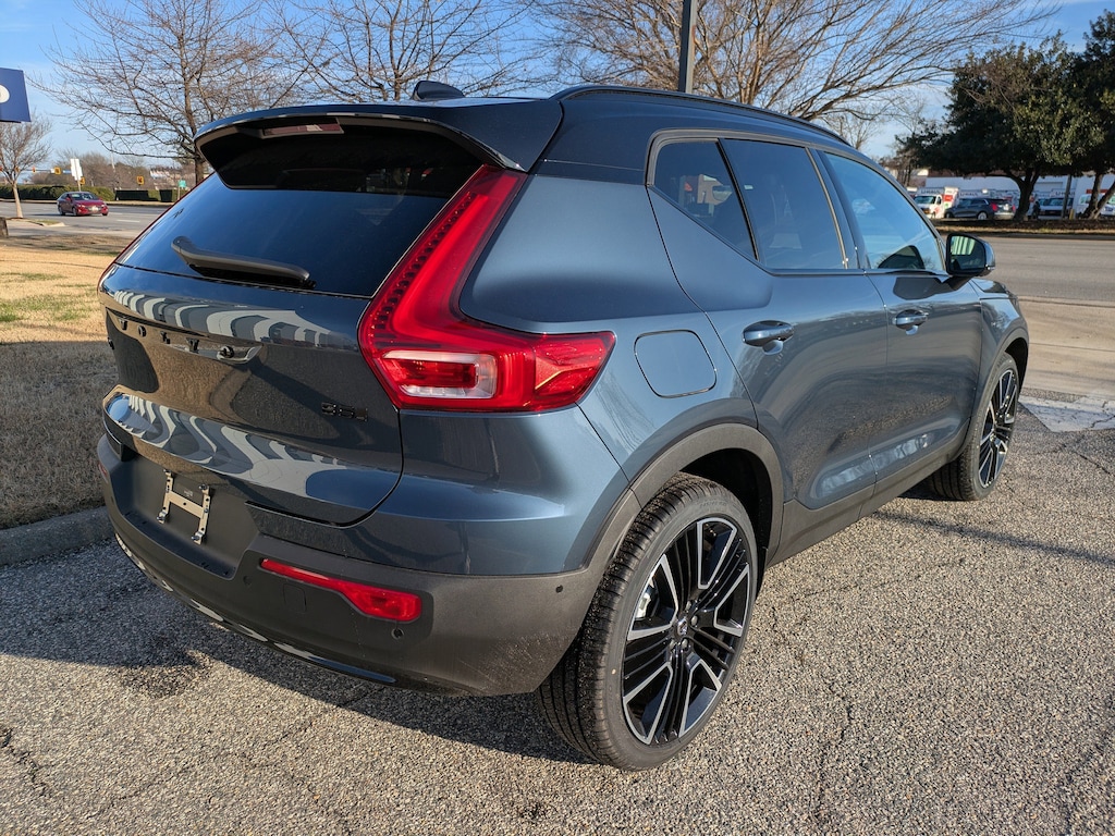 New 2026 Volvo XC40 B5 Ultra Black Edition SUV