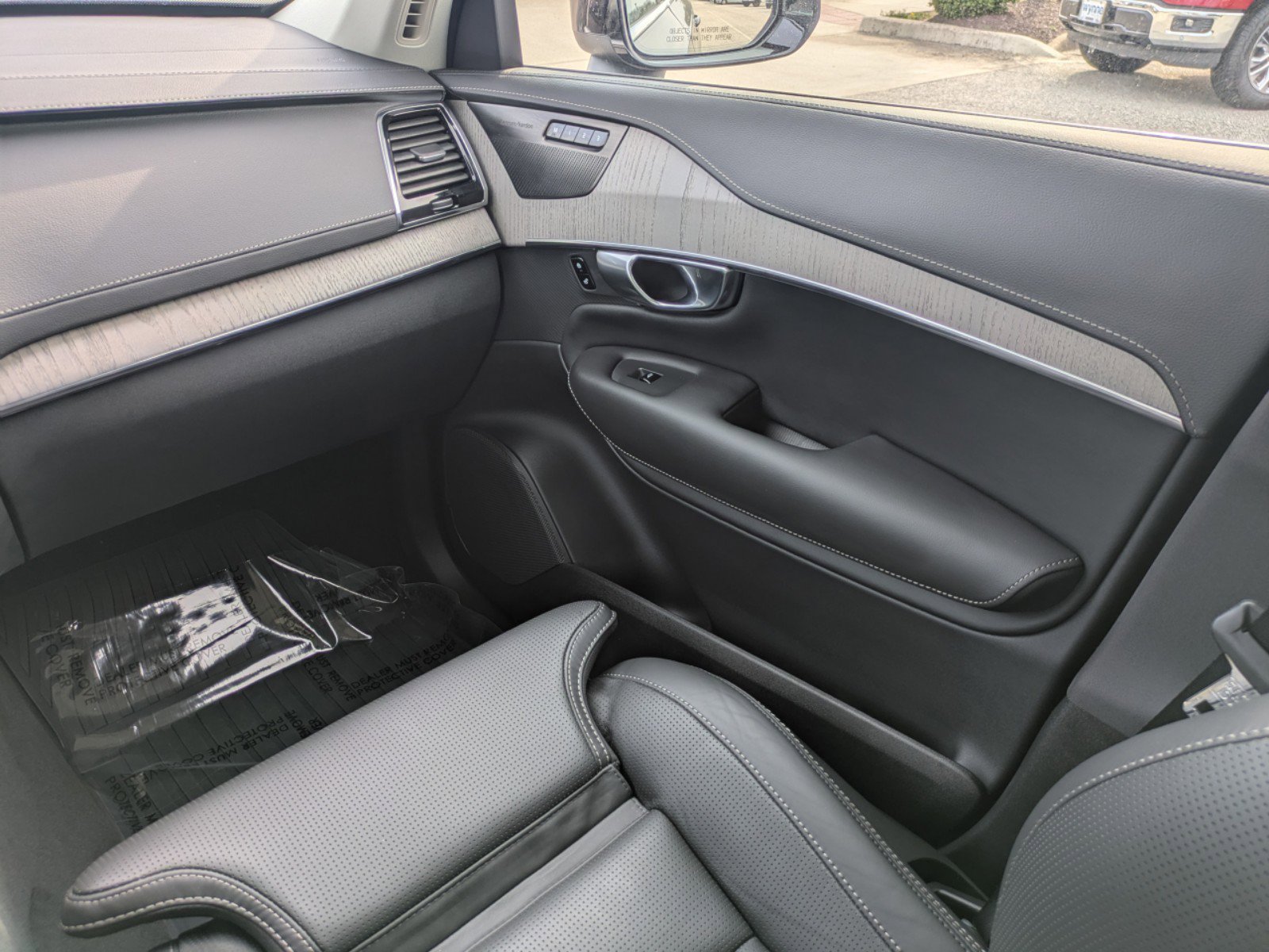 2025 Volvo XC90 Ultra - Photo 18