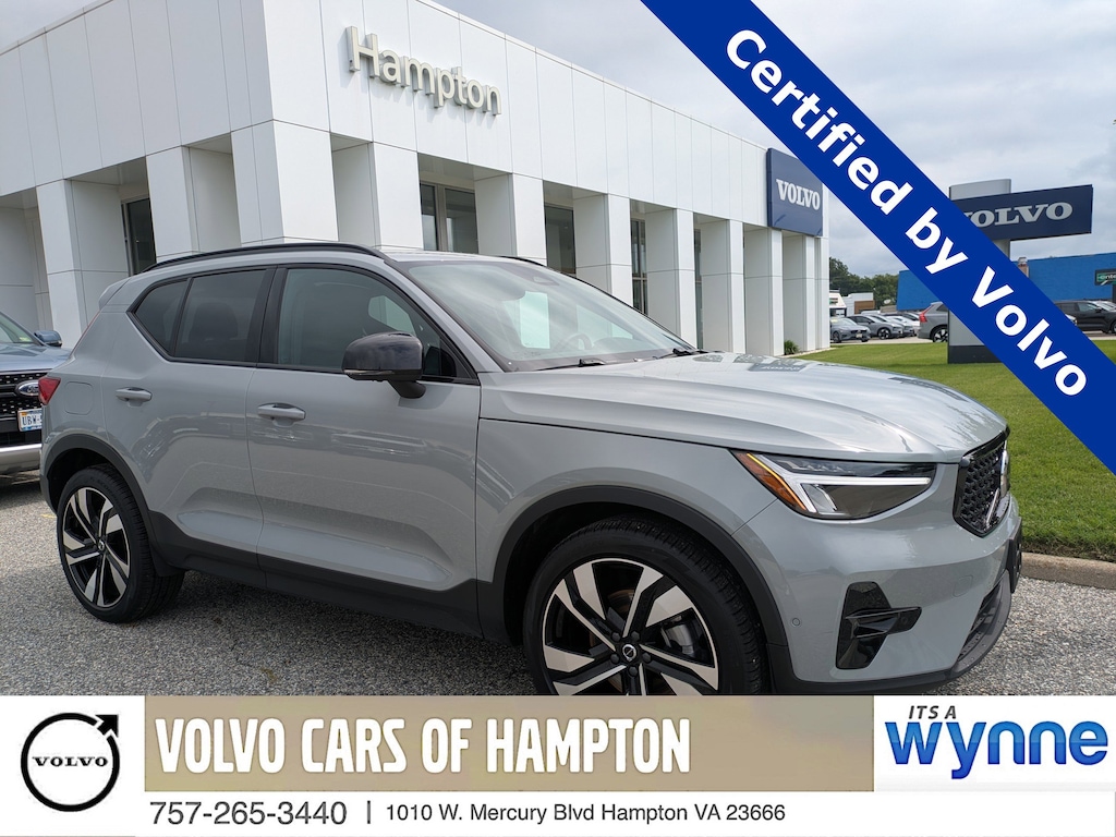 Certified 2025 Volvo XC40 Plus Dark Theme B5 AWD Plus Dark Theme
