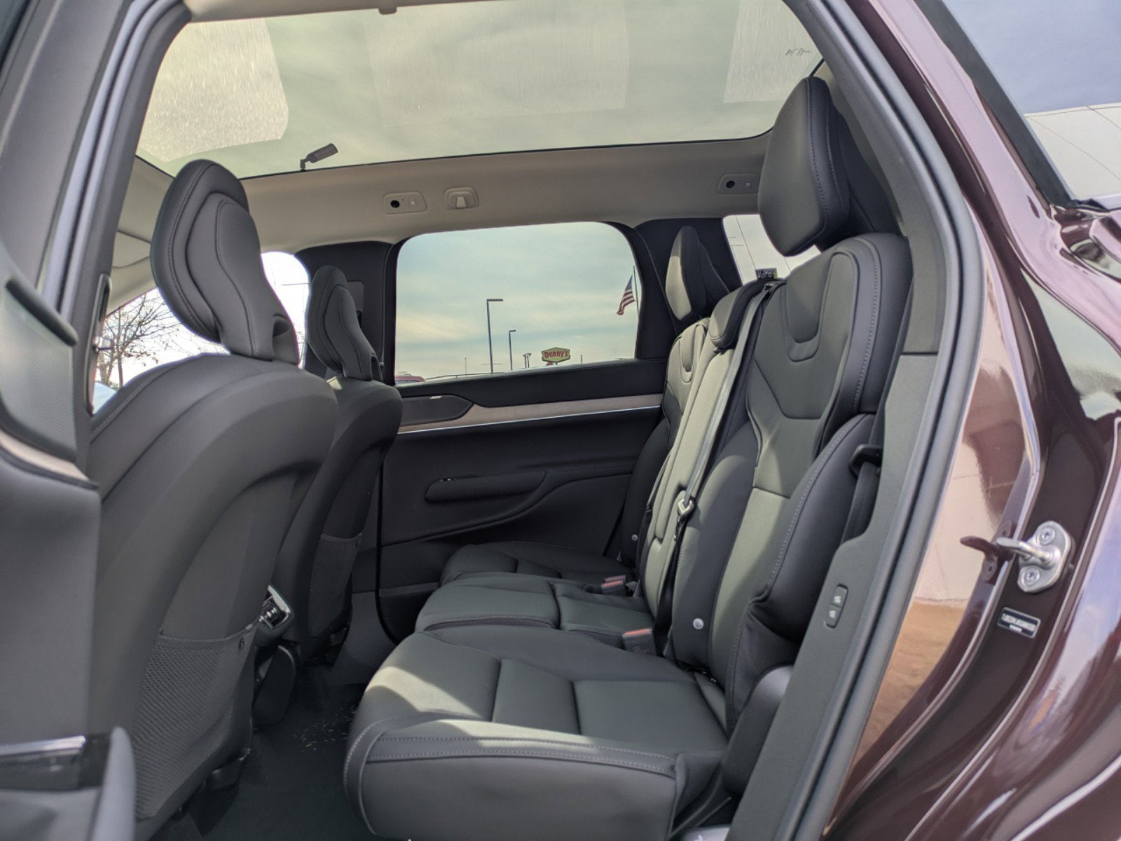 2025 Volvo EX90 Ultra - Photo 15