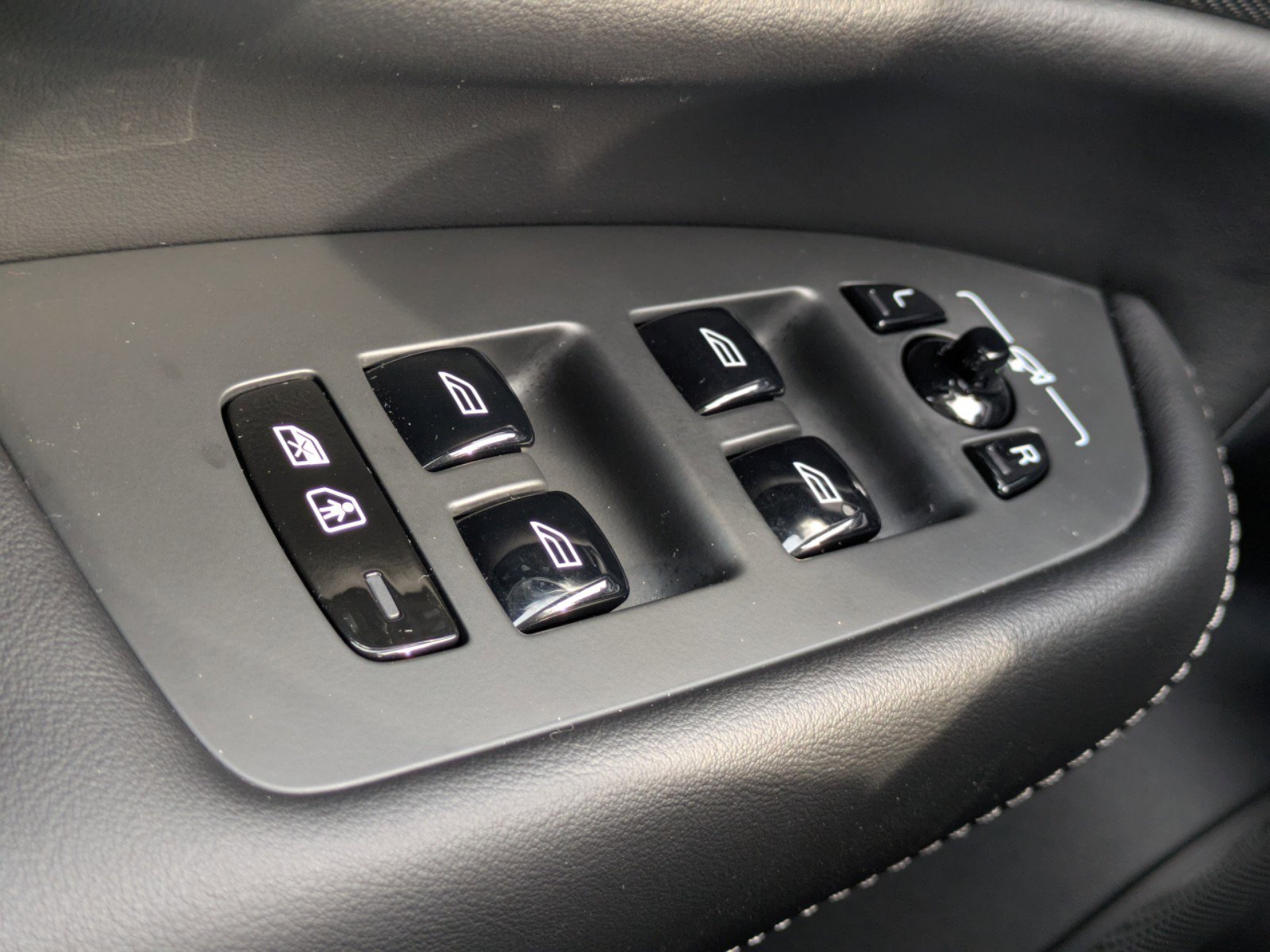2025 Volvo XC90 Ultra - Photo 26