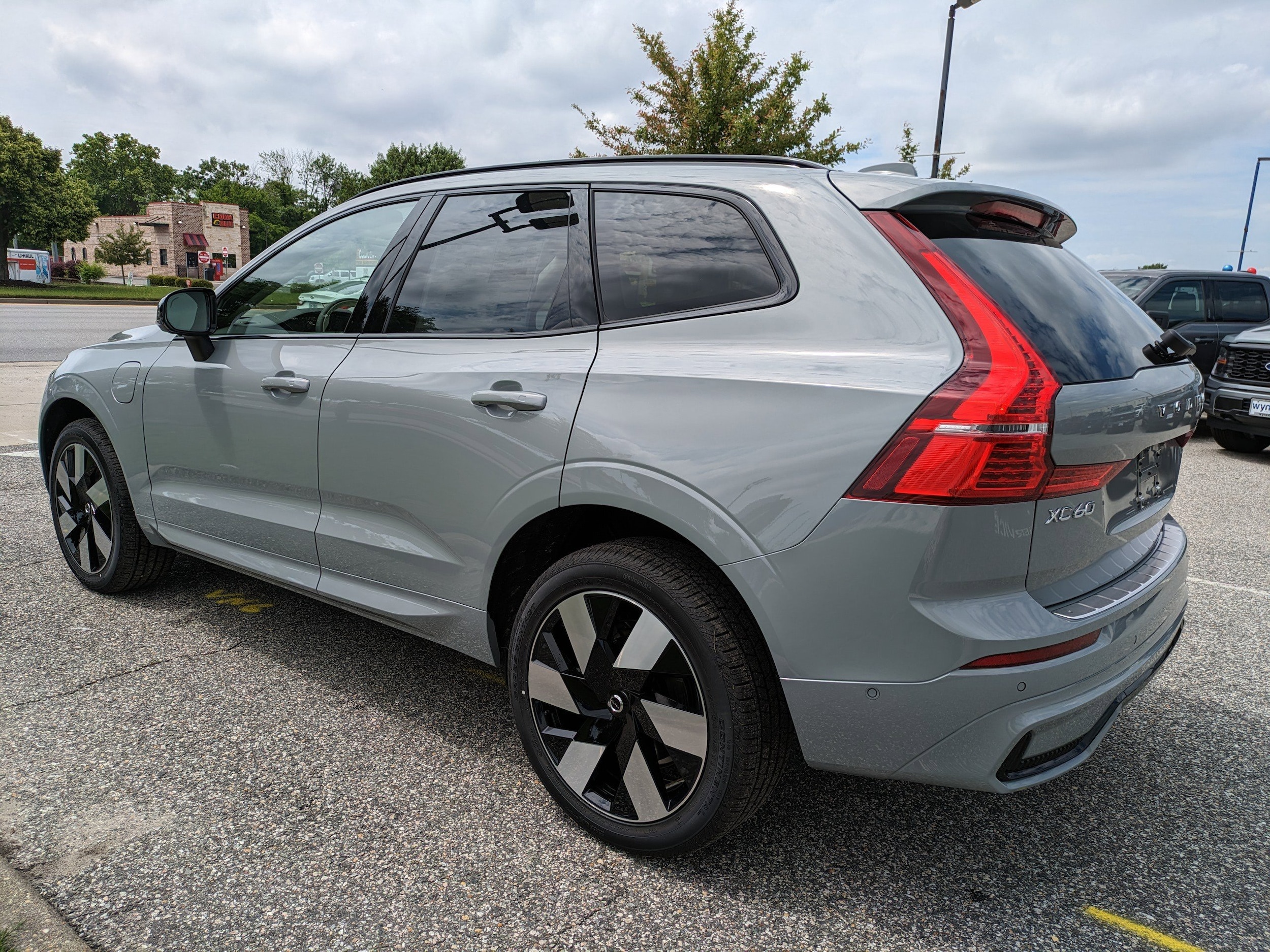 2025 Volvo XC60 Plus - Photo 6