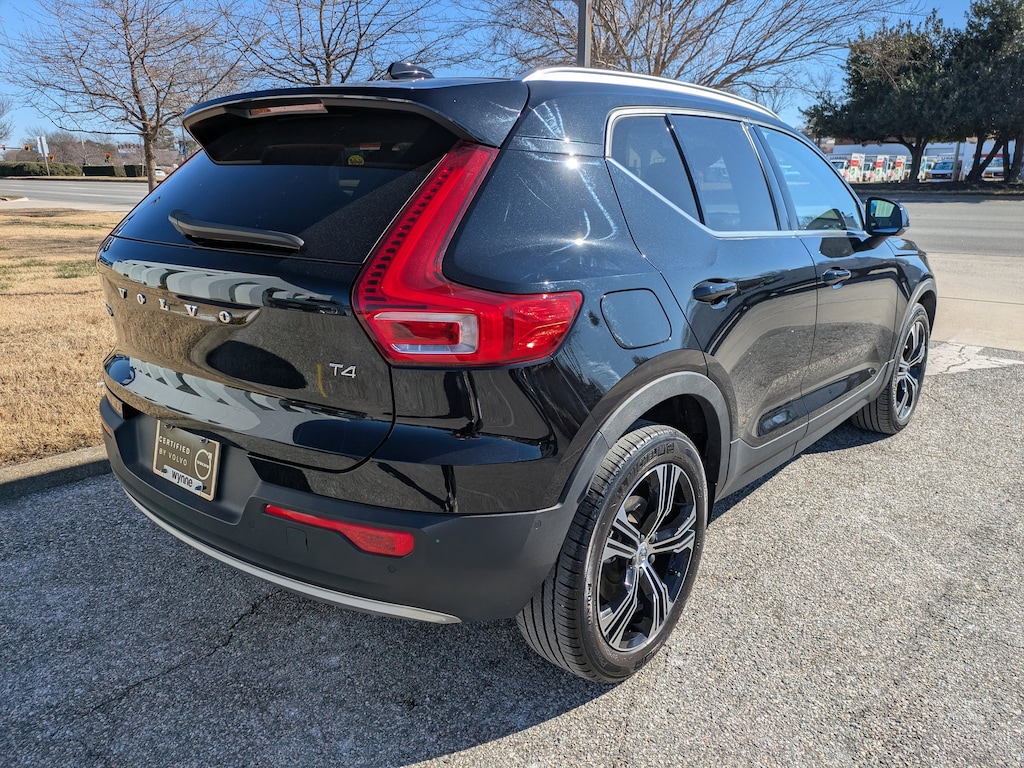 Certified 2022 Volvo XC40 Inscription T4 FWD Inscription