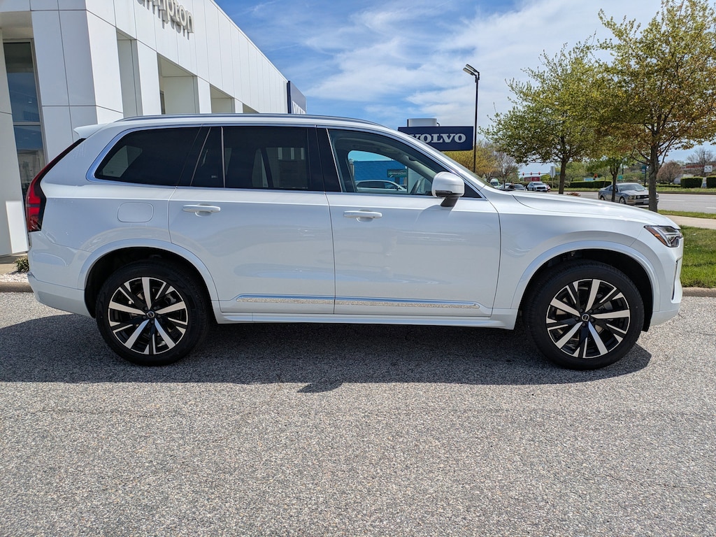 New 2026 Volvo XC90 B5 Core SUV