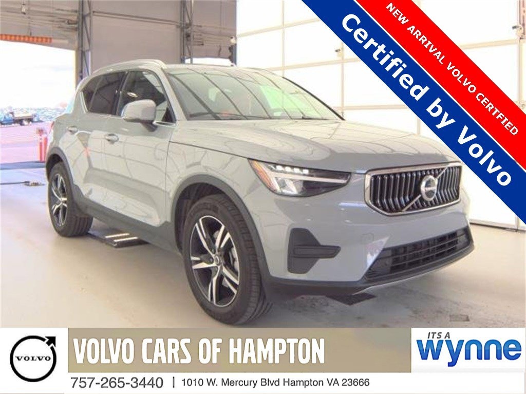 Used 2025 Volvo XC40 Core Bright Theme B5 AWD Core Bright Theme