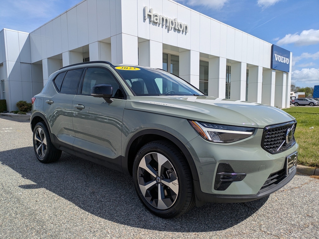 Certified 2023 Volvo XC40 Plus Dark Theme B5 AWD Plus Dark Theme