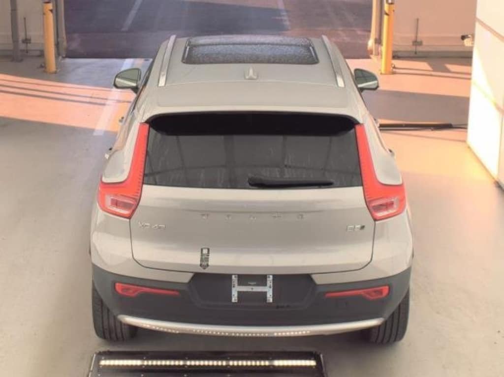 Certified 2025 Volvo XC40 Core Bright Theme B5 AWD Core Bright Theme