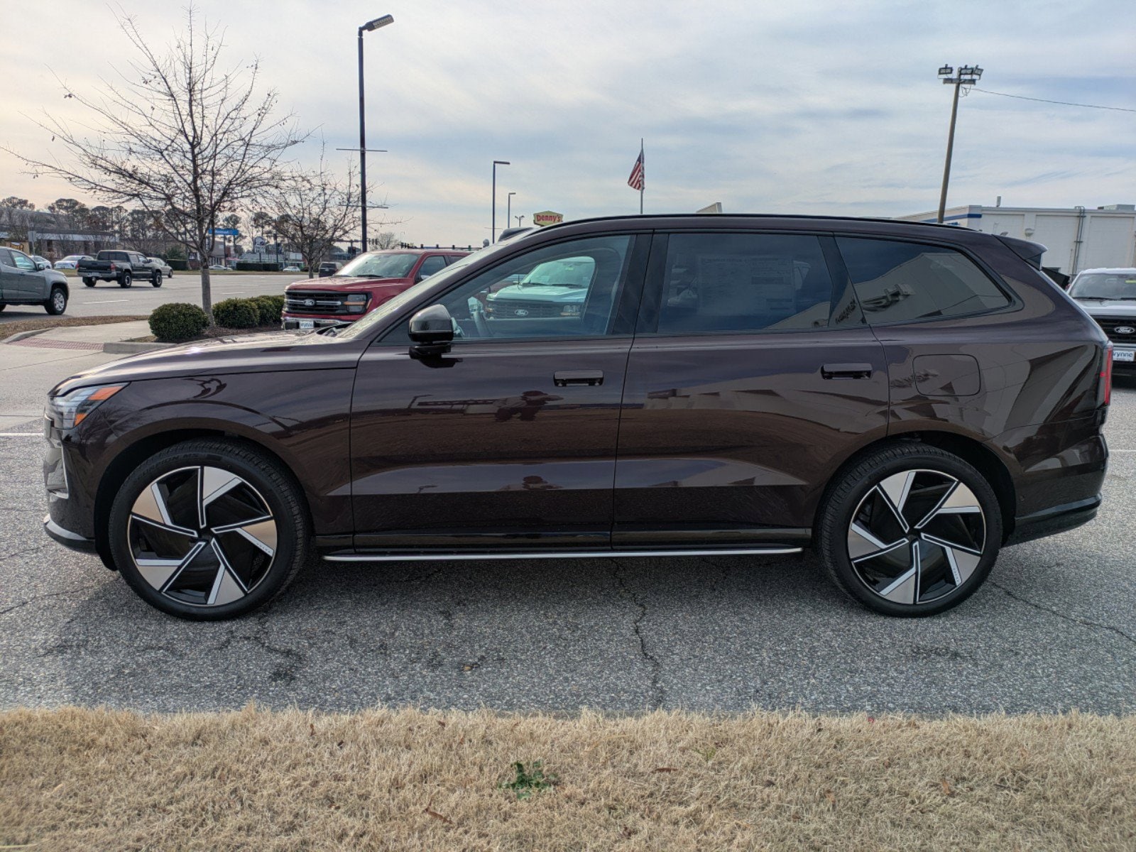 2025 Volvo EX90 Ultra - Photo 7