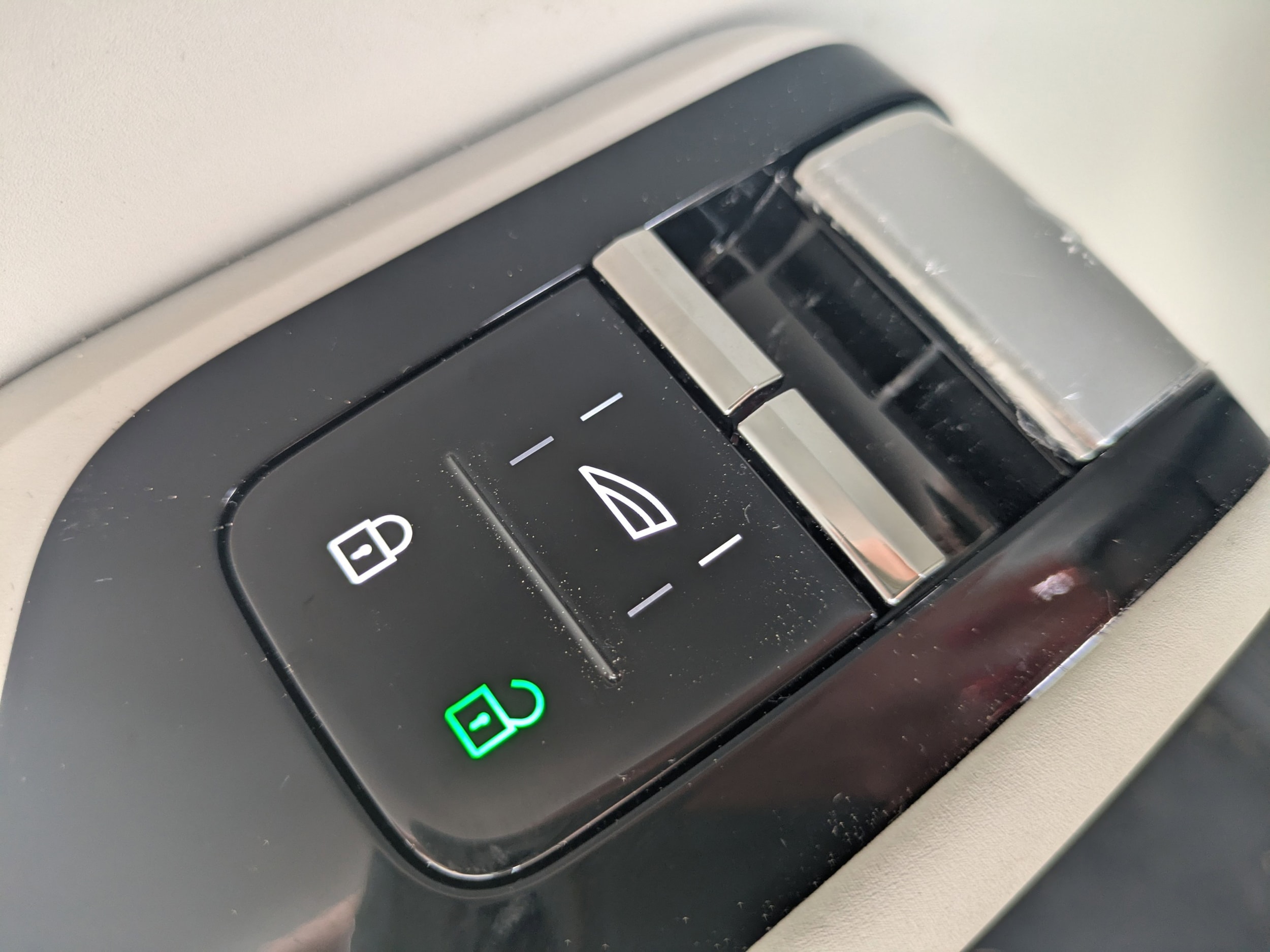 2025 Volvo EX90 Ultra - Photo 25