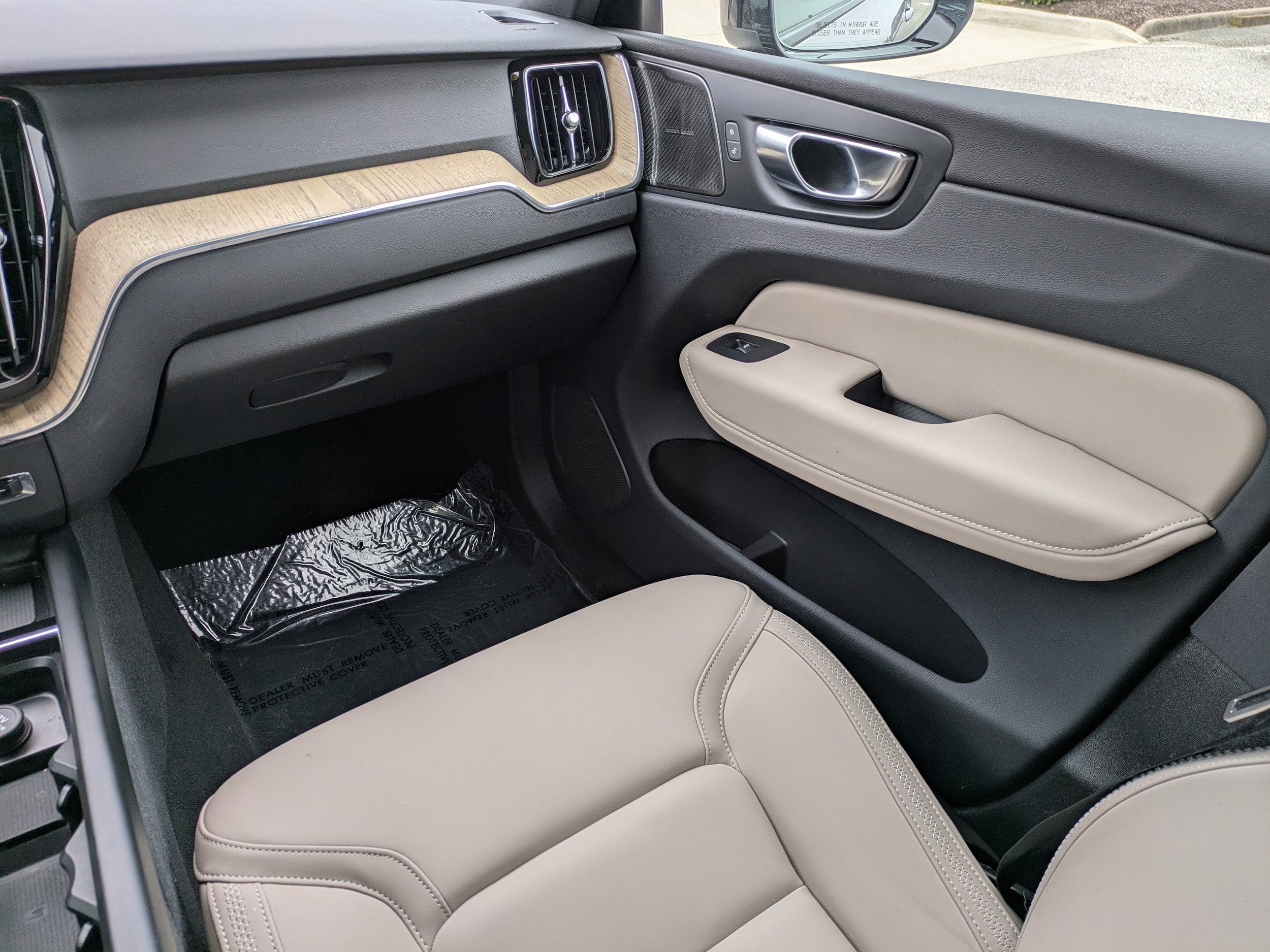 2026 Volvo XC60 Plus - Photo 16