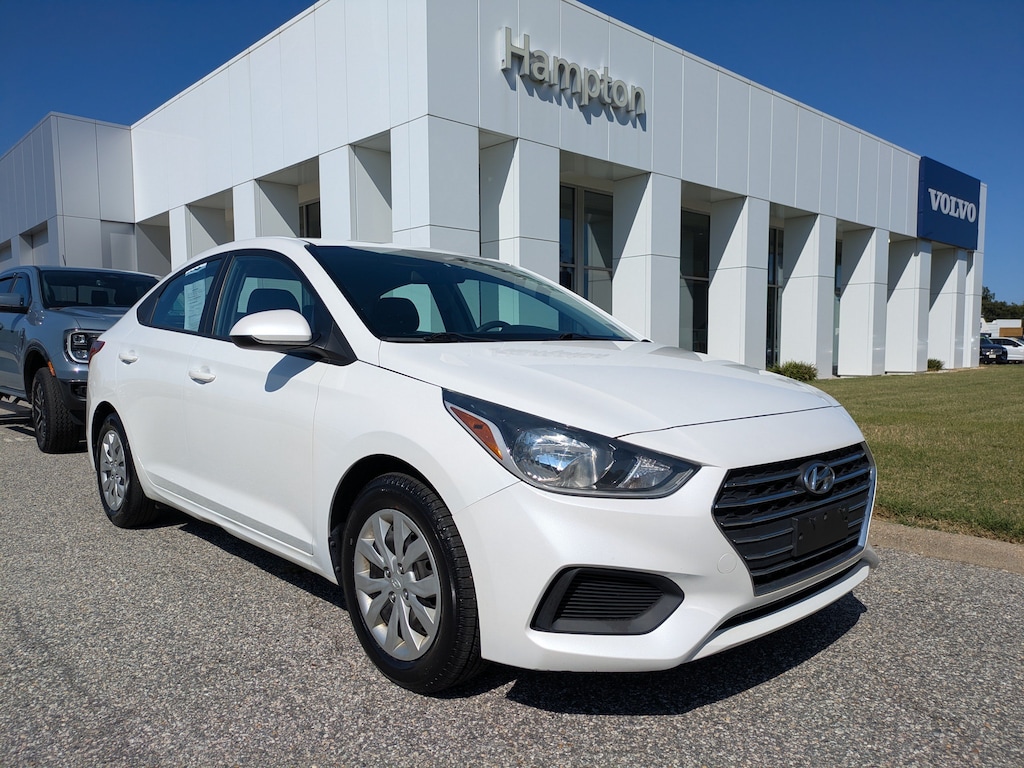 Used 2022 Hyundai Accent SE Sedan