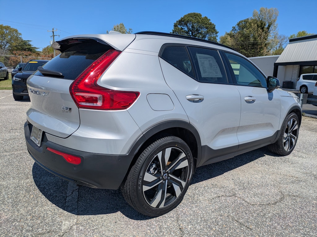 Certified 2023 Volvo XC40 Plus Dark Theme B5 AWD Plus Dark Theme