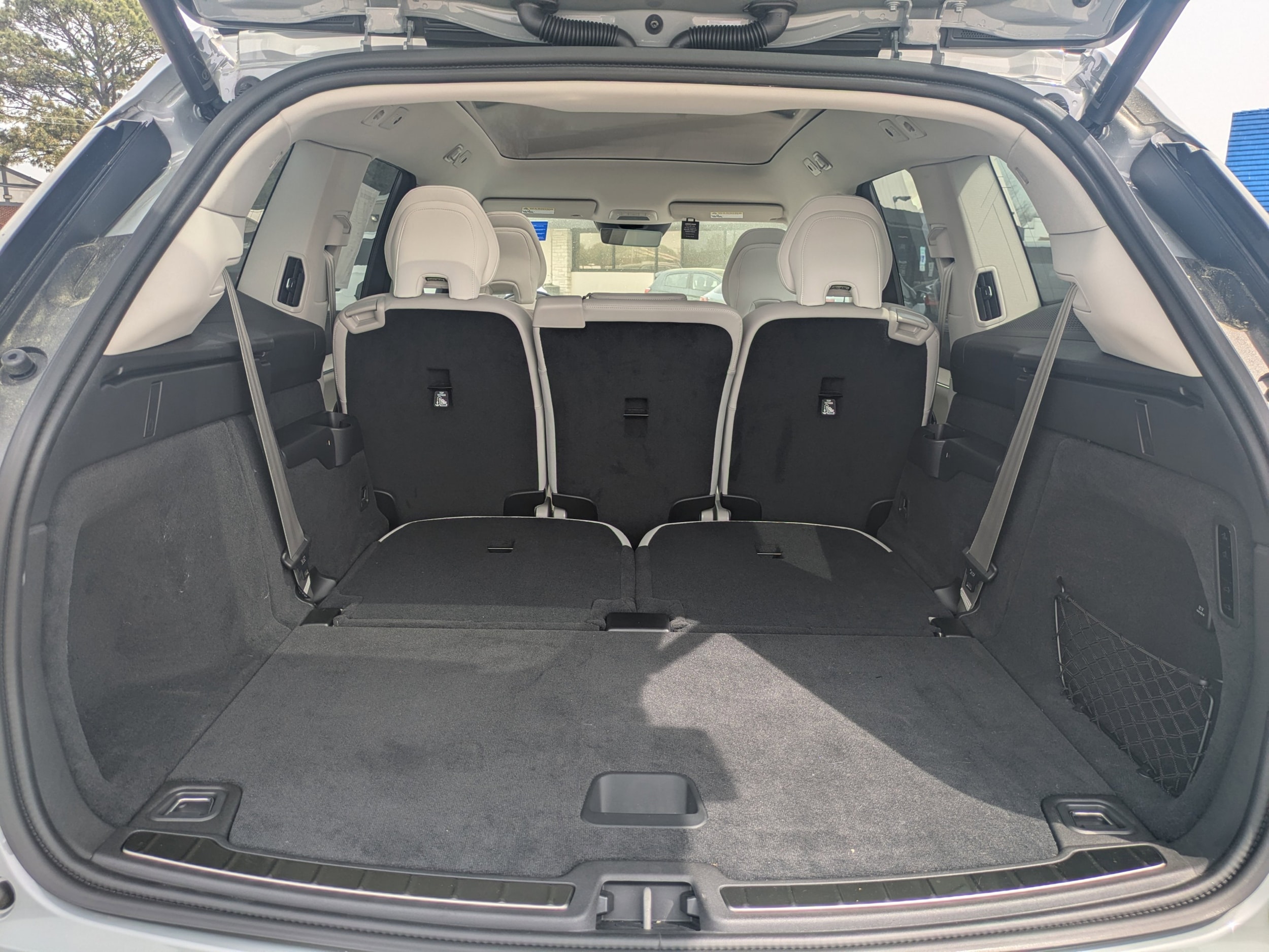 2025 Volvo EX90 Ultra - Photo 13