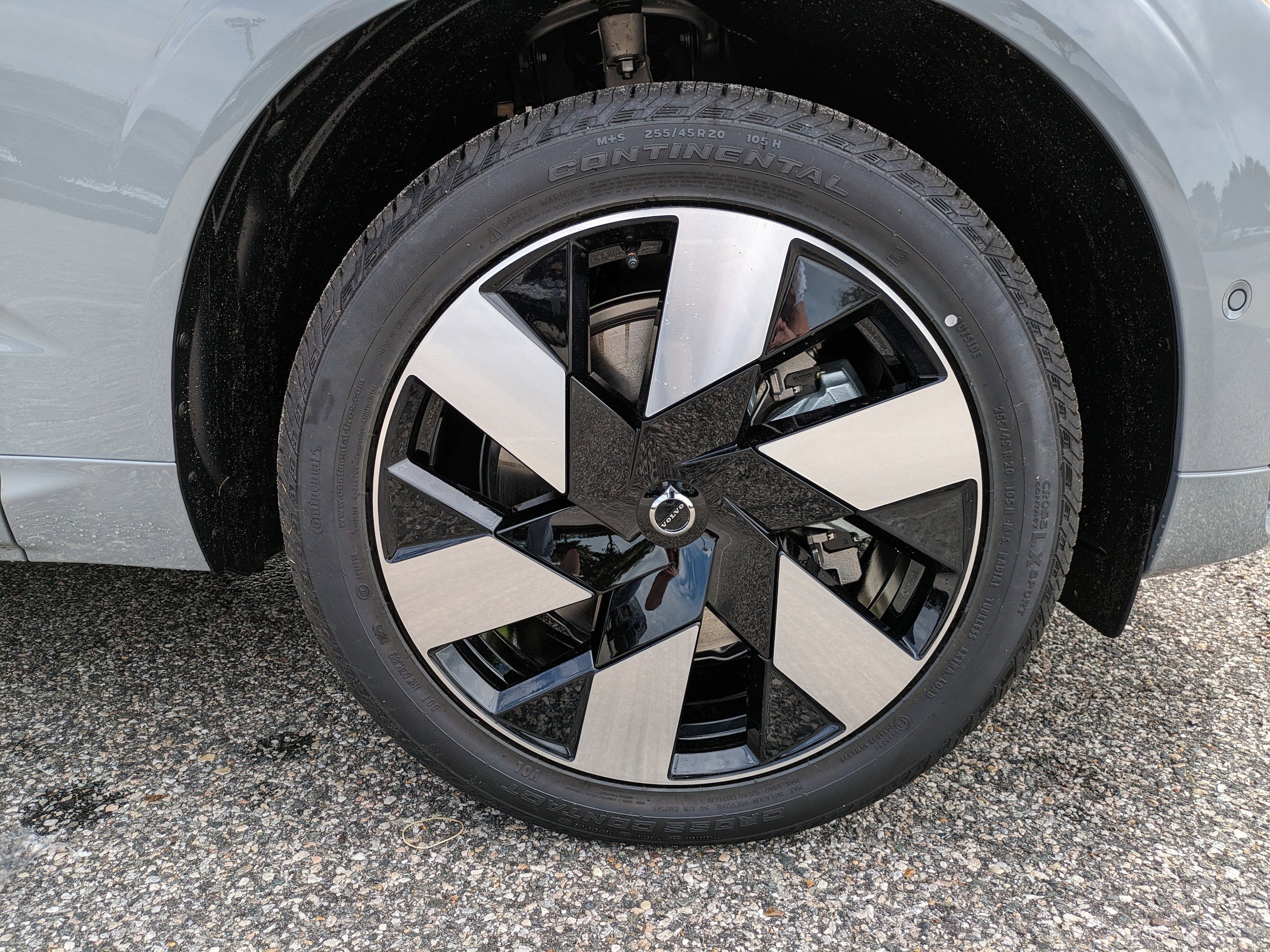 2025 Volvo XC60 Plus - Photo 11