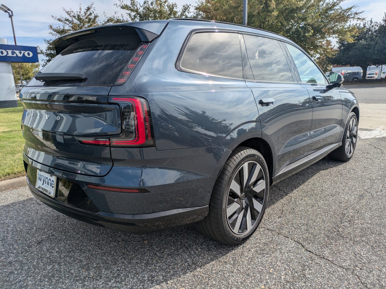 2025 Volvo EX90 Twin Motor Performance Ultra photo 4