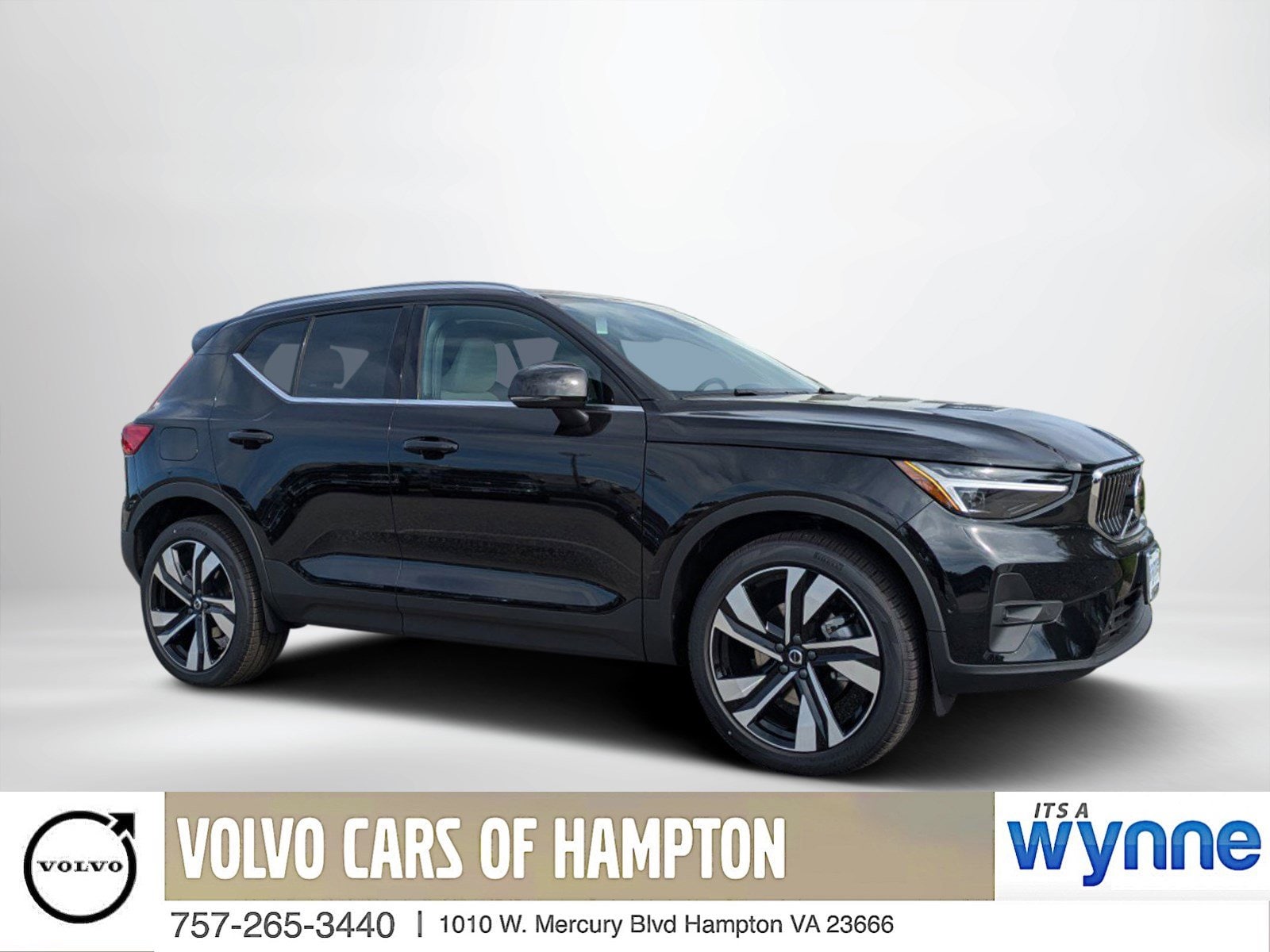 2025 Volvo XC40 Plus's photo