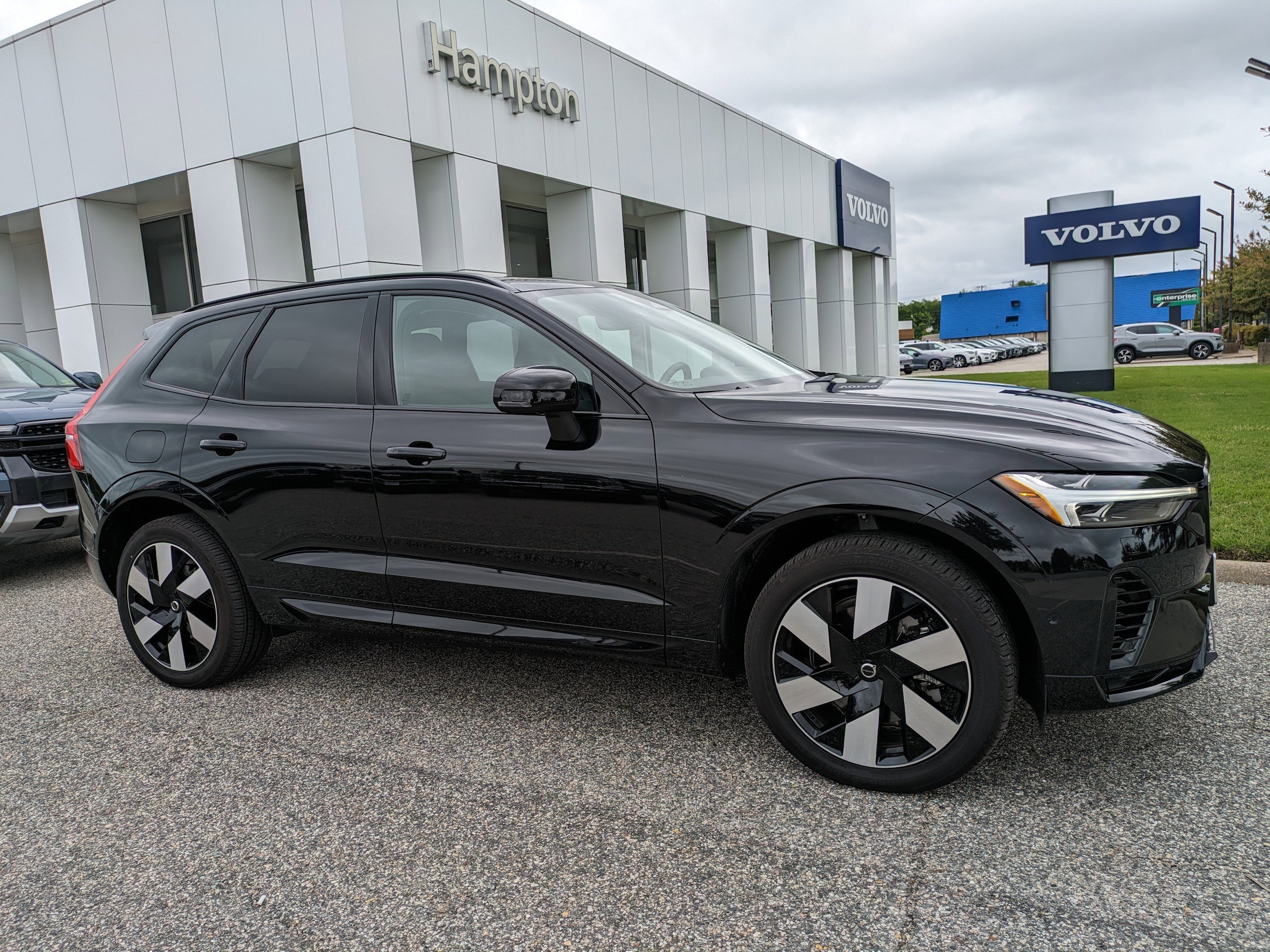 Used 2025 Volvo XC60 Plus with VIN YV4H60RC8S1002278 for sale in Hampton, VA