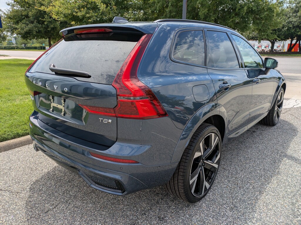 New 2026 Volvo XC60 plug-in hybrid T8 Ultra SUV