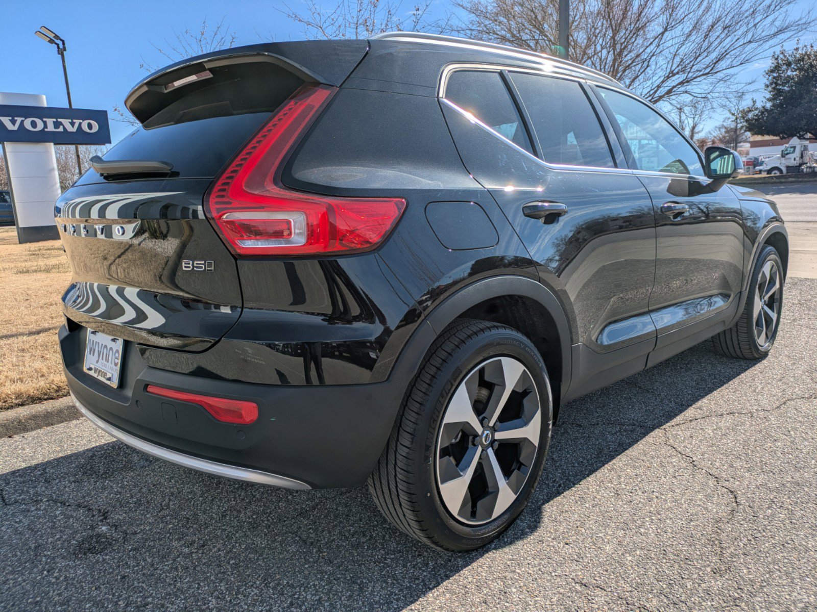 2025 Volvo XC40 Plus photo 4