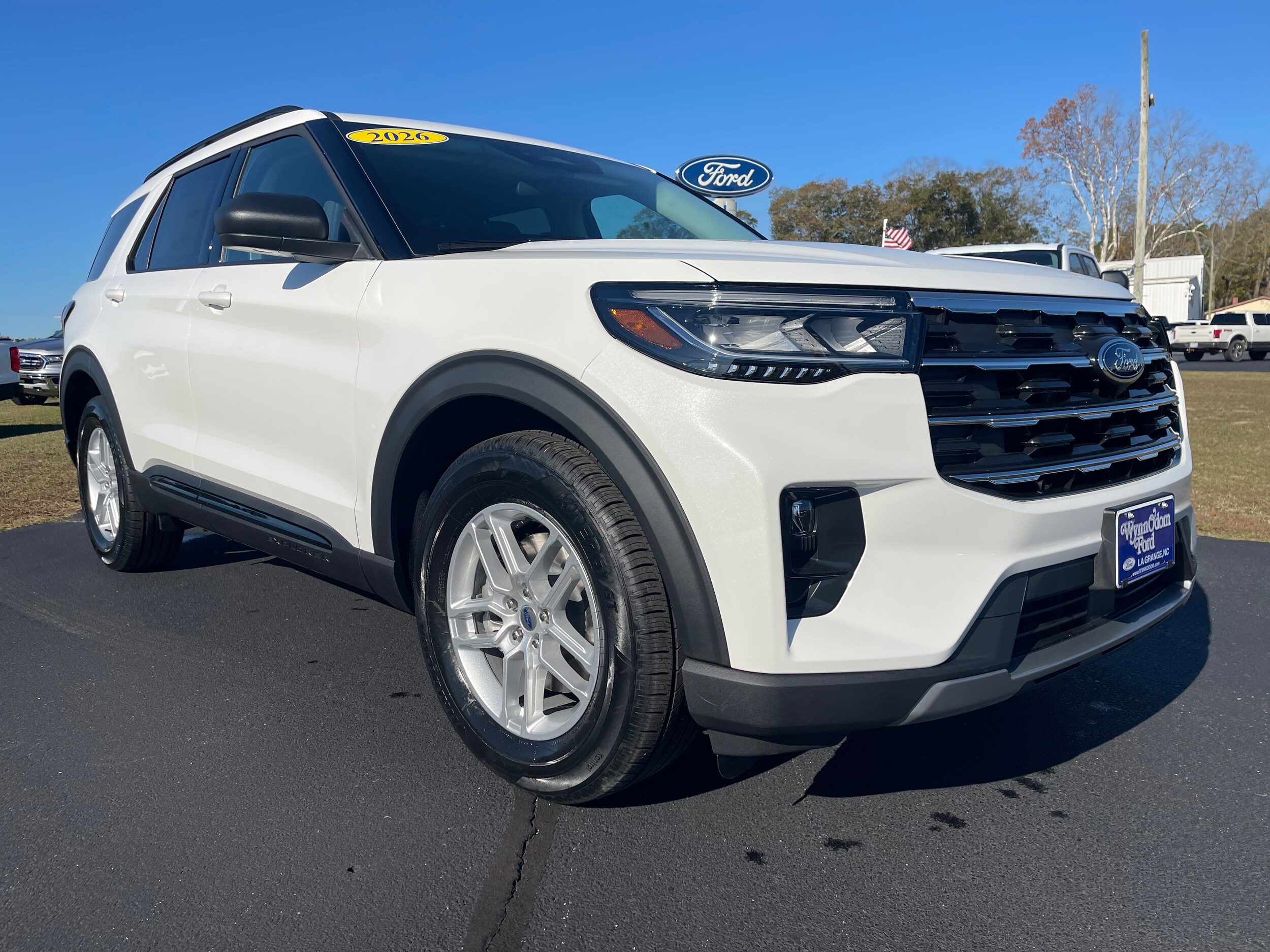 2026 Ford Explorer photo 2