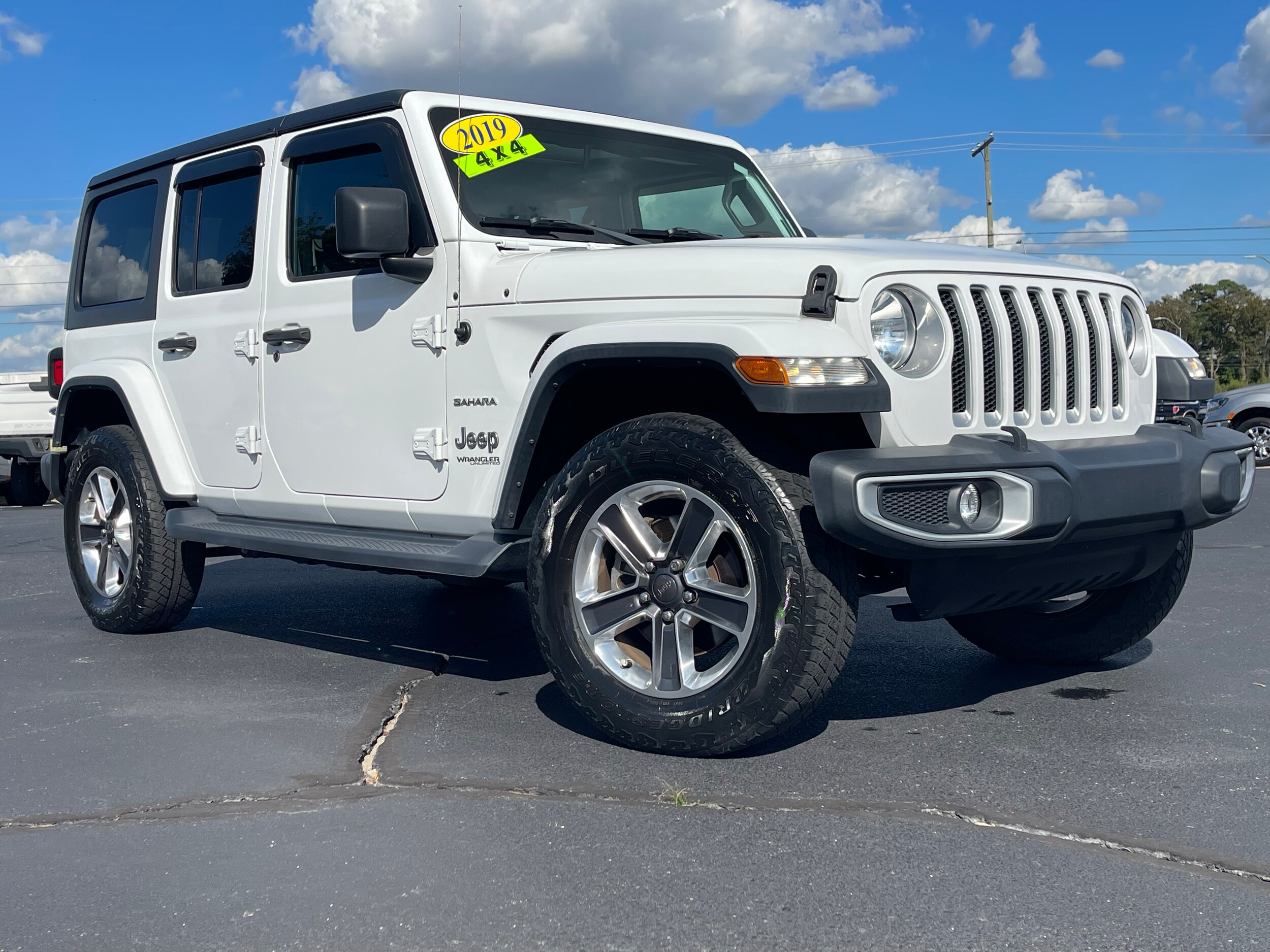 2019 Jeep Wrangler Unlimited Sahara photo 2