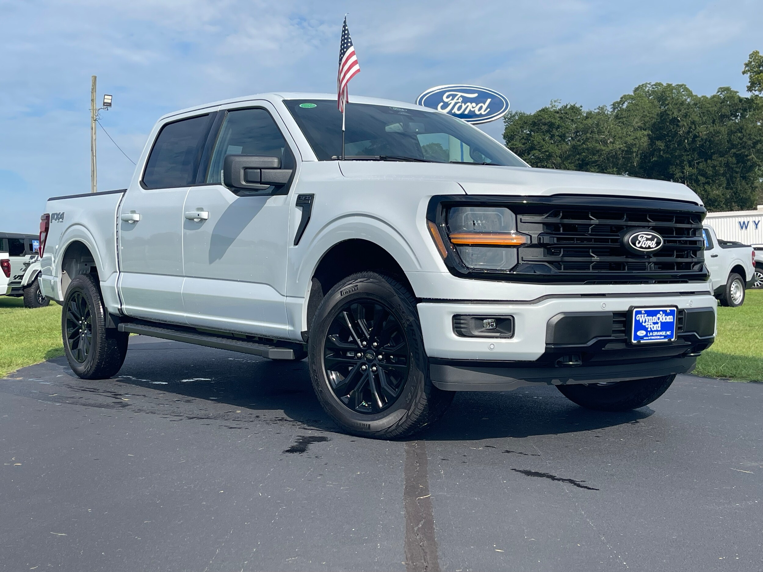 2025 Ford F-150 XLT photo 2