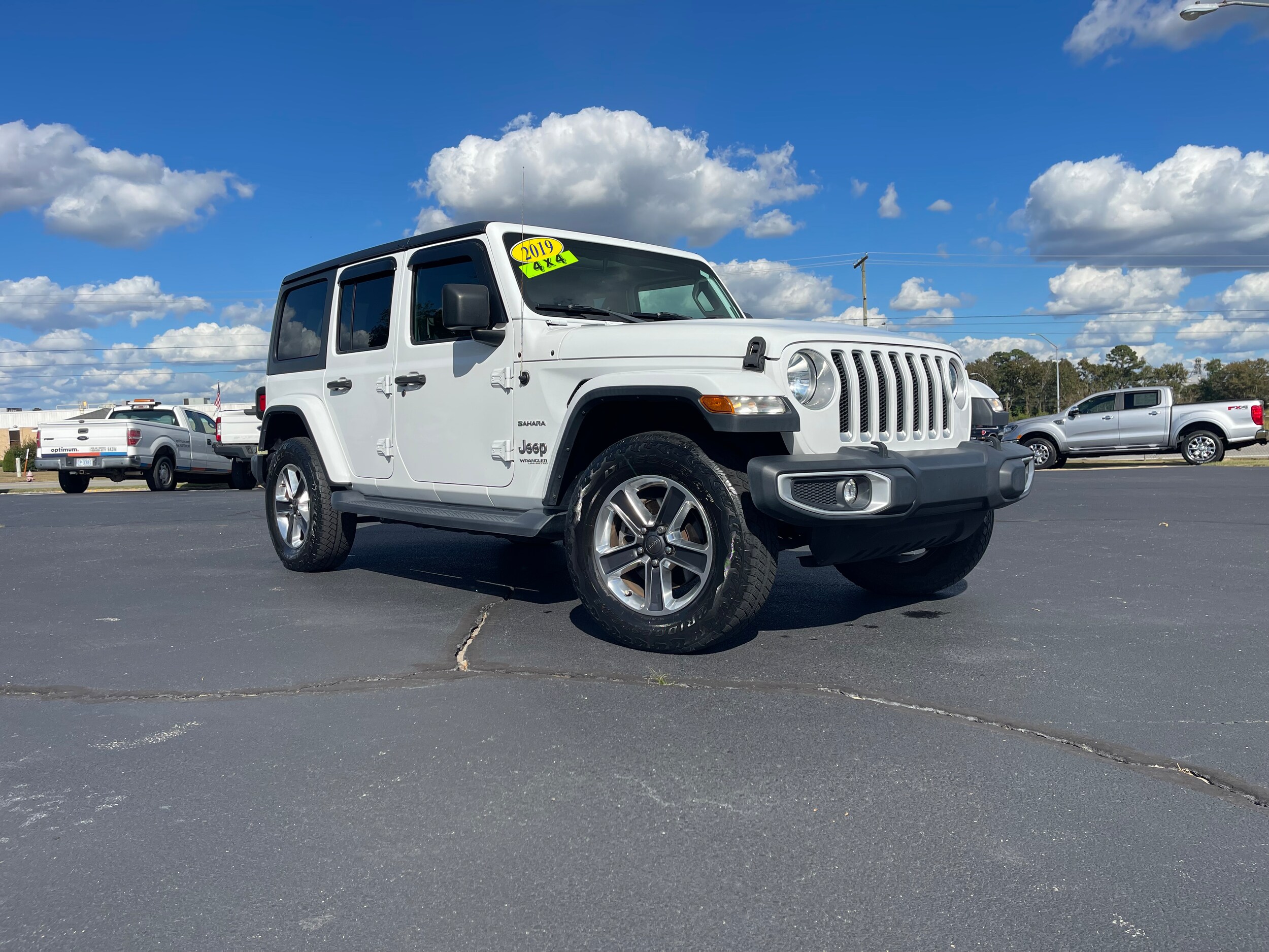 2019 Jeep Wrangler Unlimited Sahara photo 3