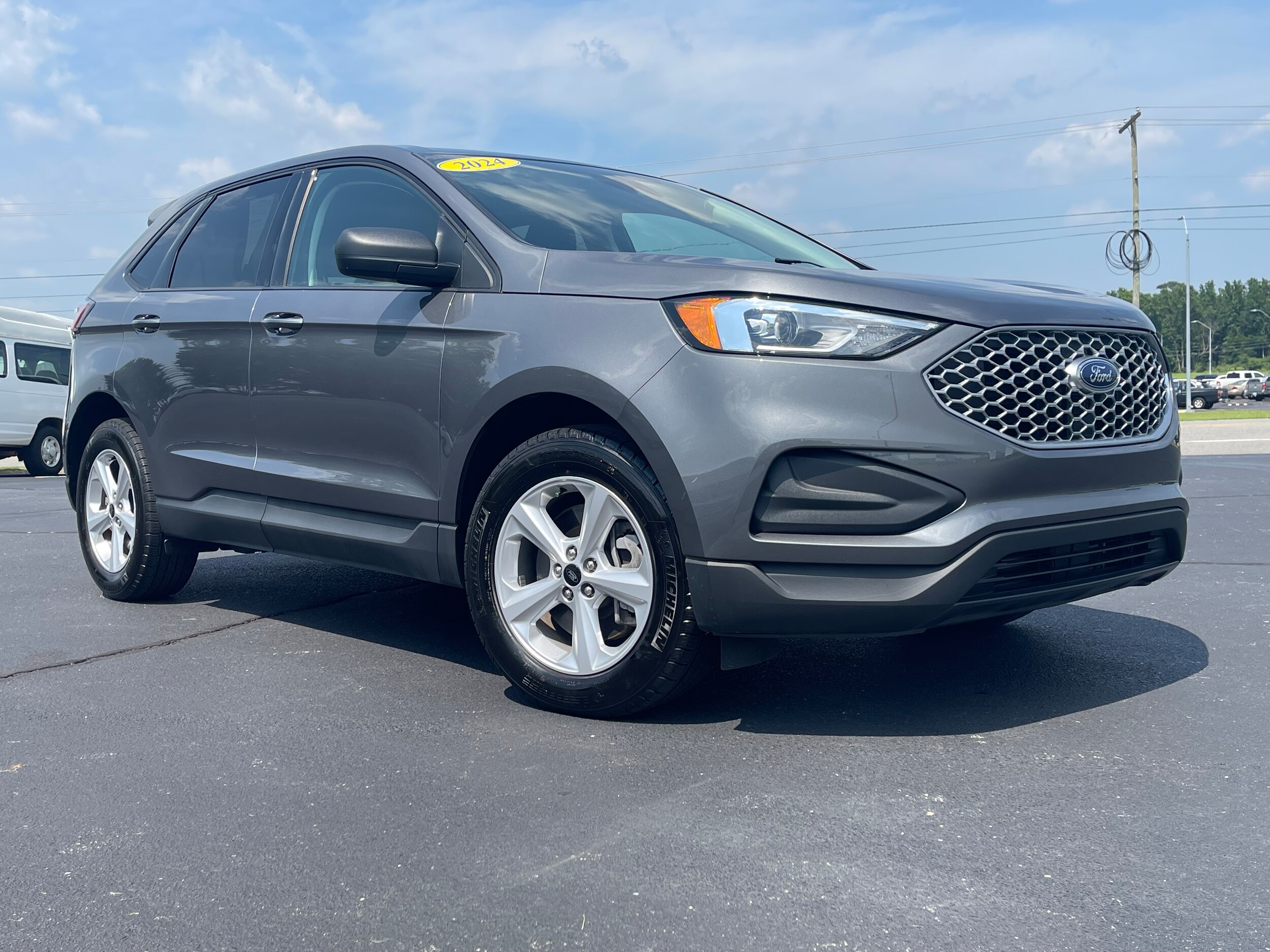 2024 Ford Edge SE photo 2