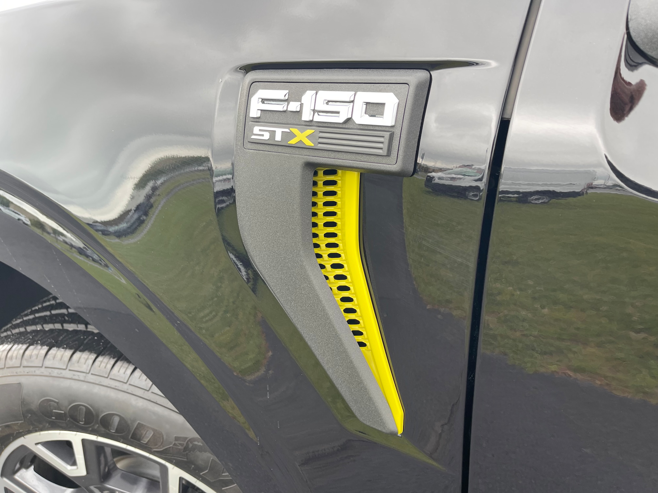 2024 Ford F-150 STX - Photo 11