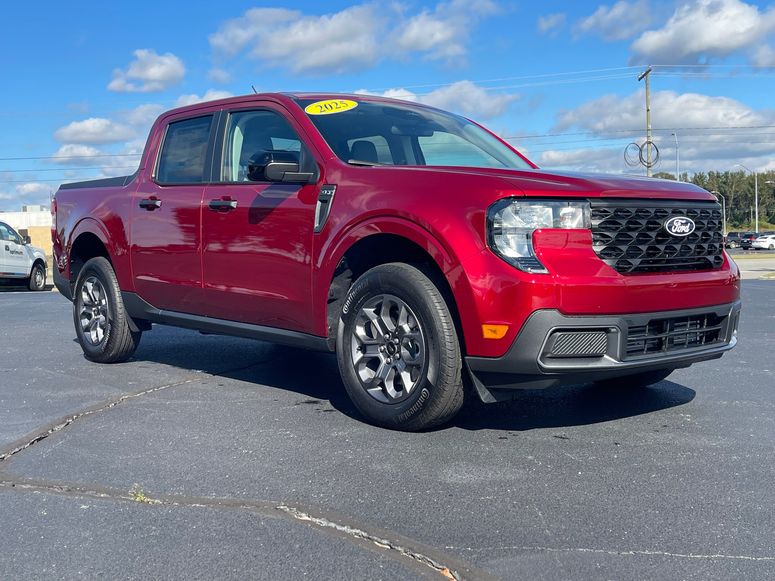 2025 Ford Maverick XLT photo 2