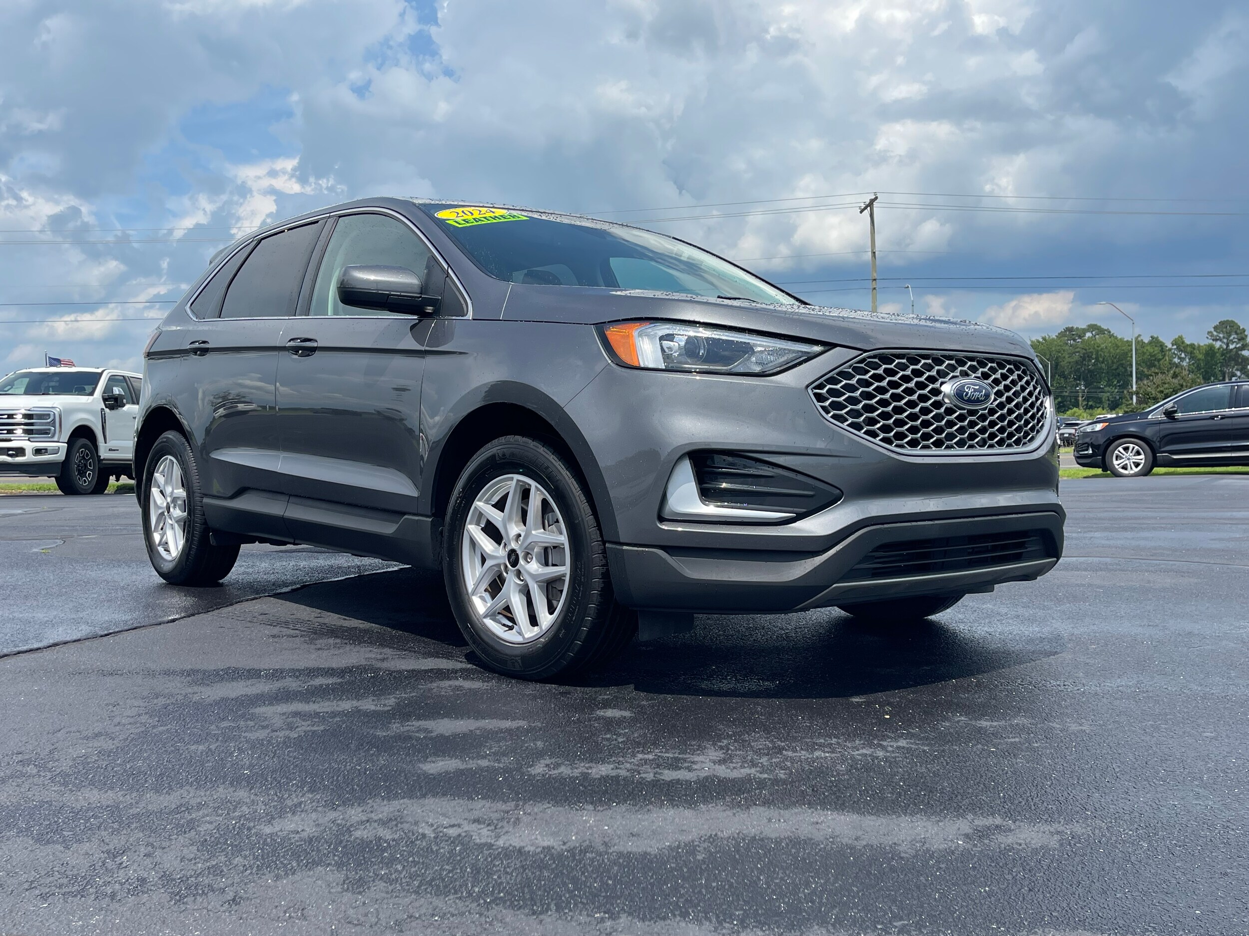 2024 Ford Edge SEL photo 3