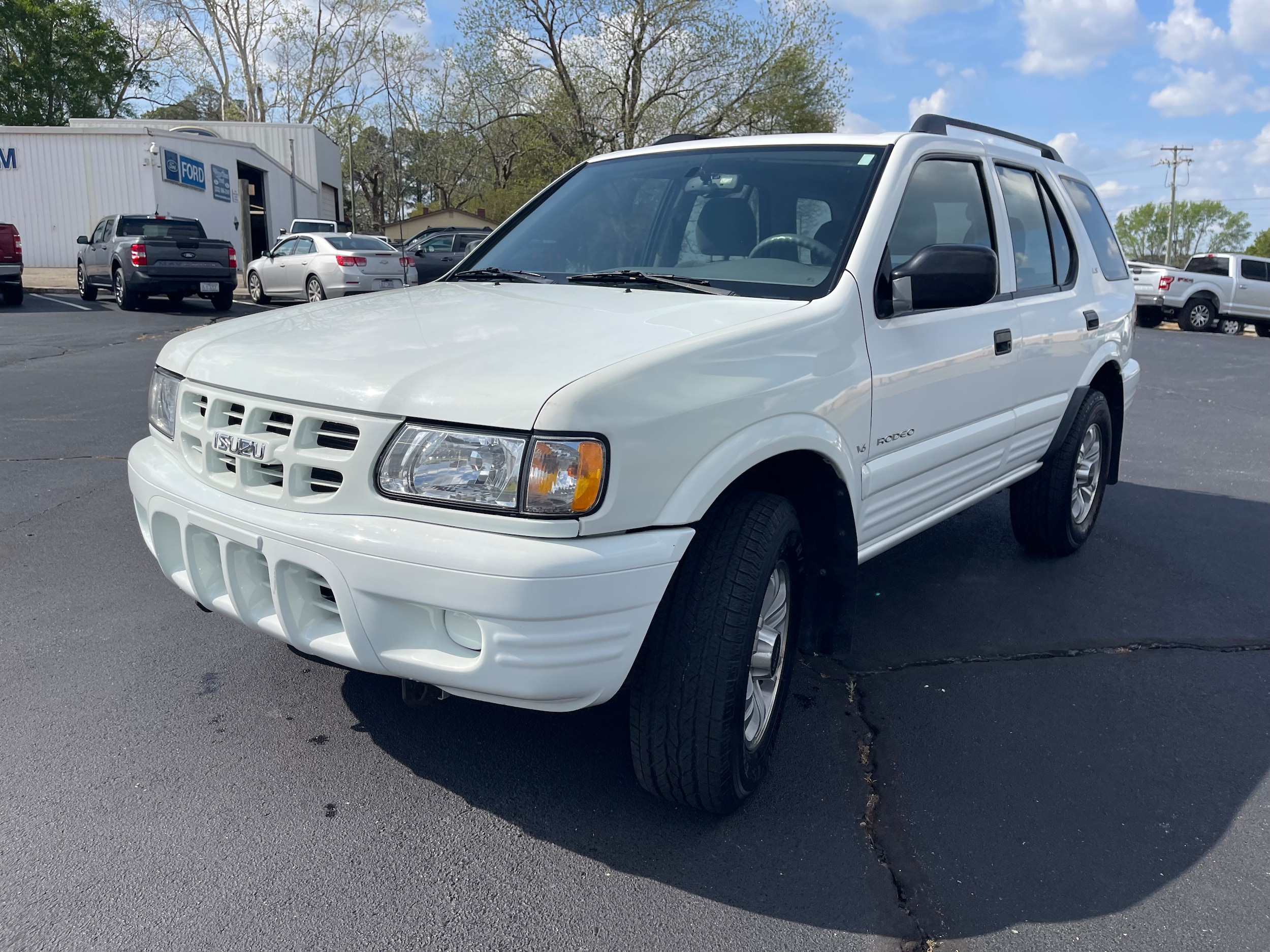 View vehicle photo 4