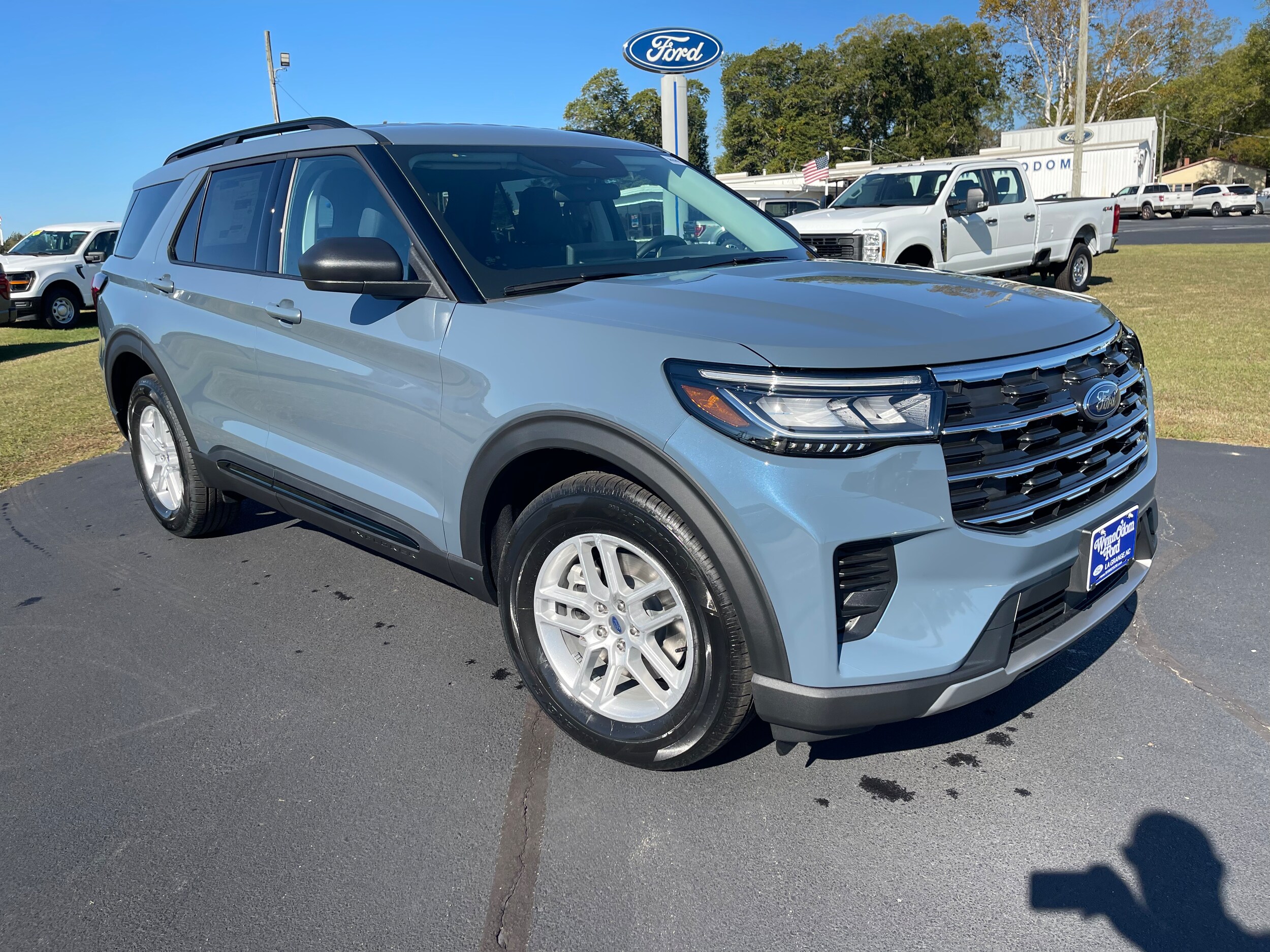2026 Ford Explorer photo 3