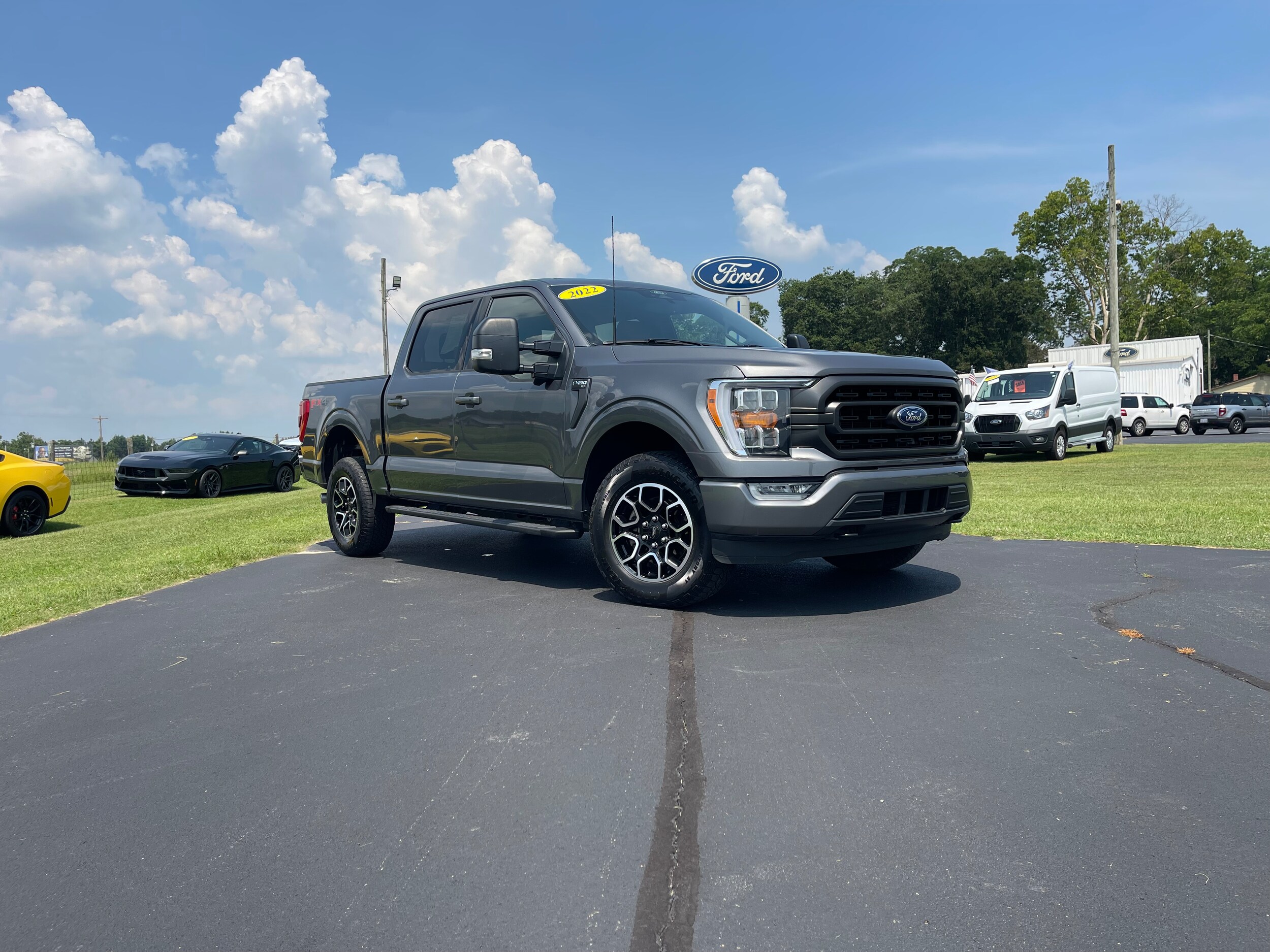 2022 Ford F-150 XLT photo 3