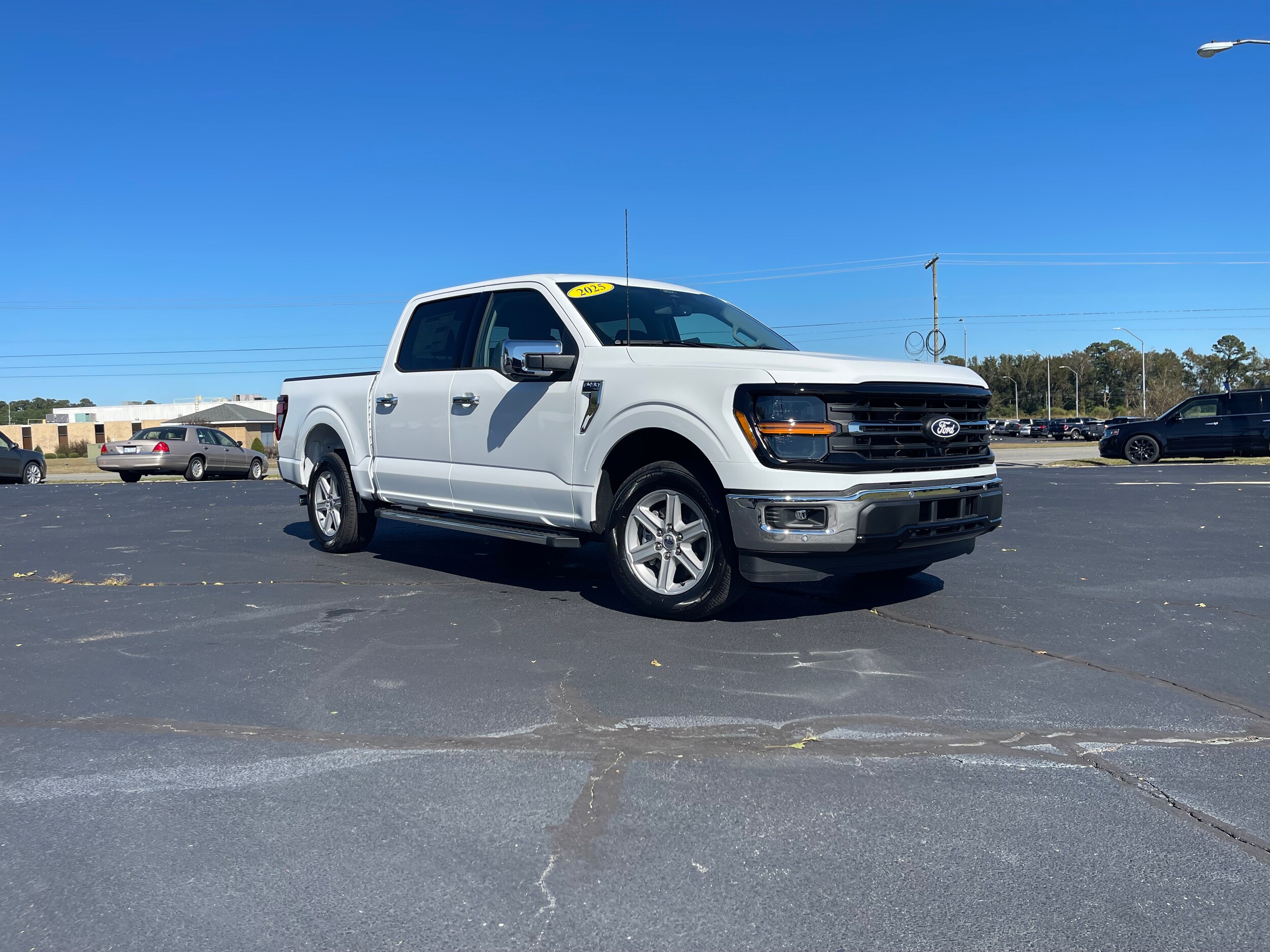 2025 Ford F-150 XLT photo 2