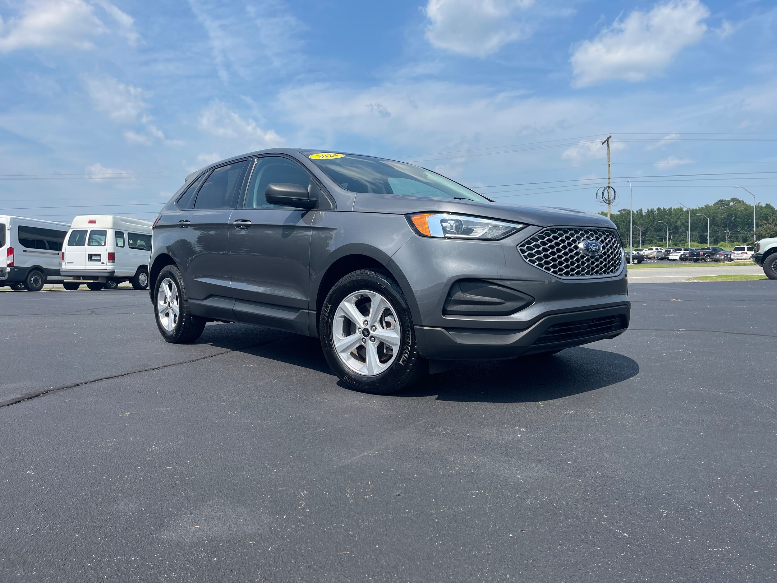 2024 Ford Edge SE photo 3