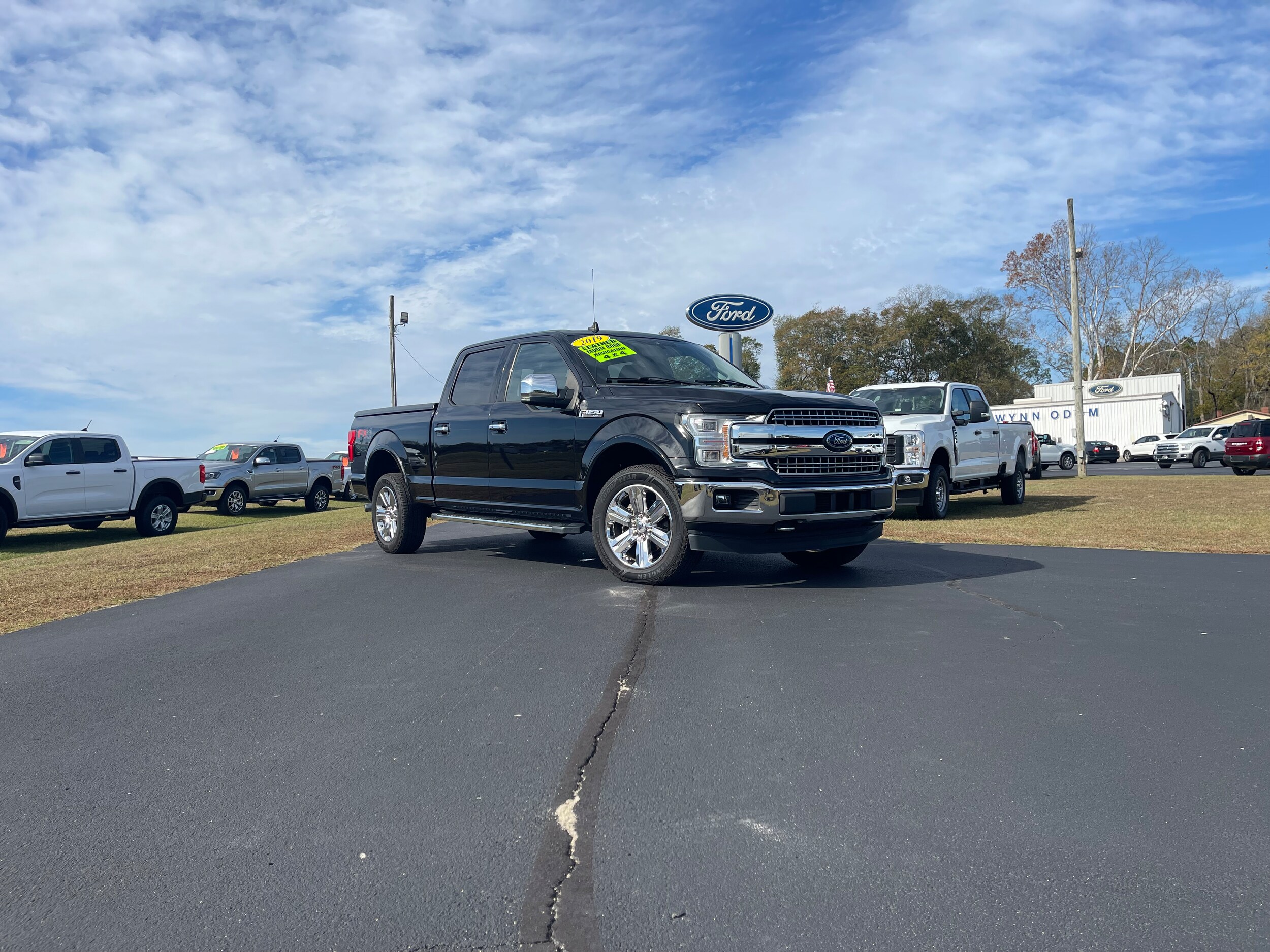 2019 Ford F-150 Lariat photo 2