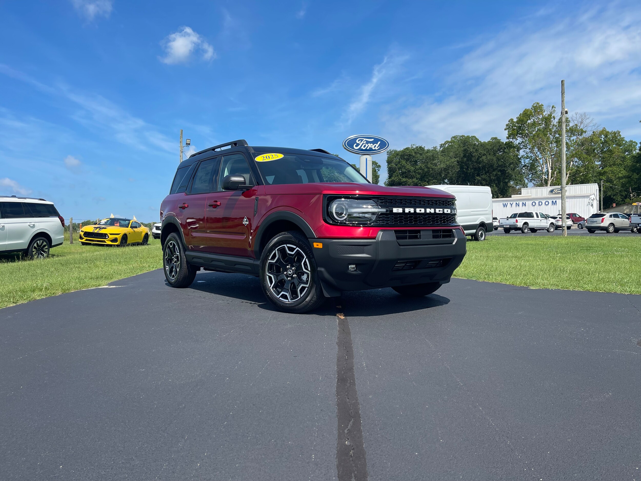 2025 Ford Bronco Sport Outer Banks photo 3