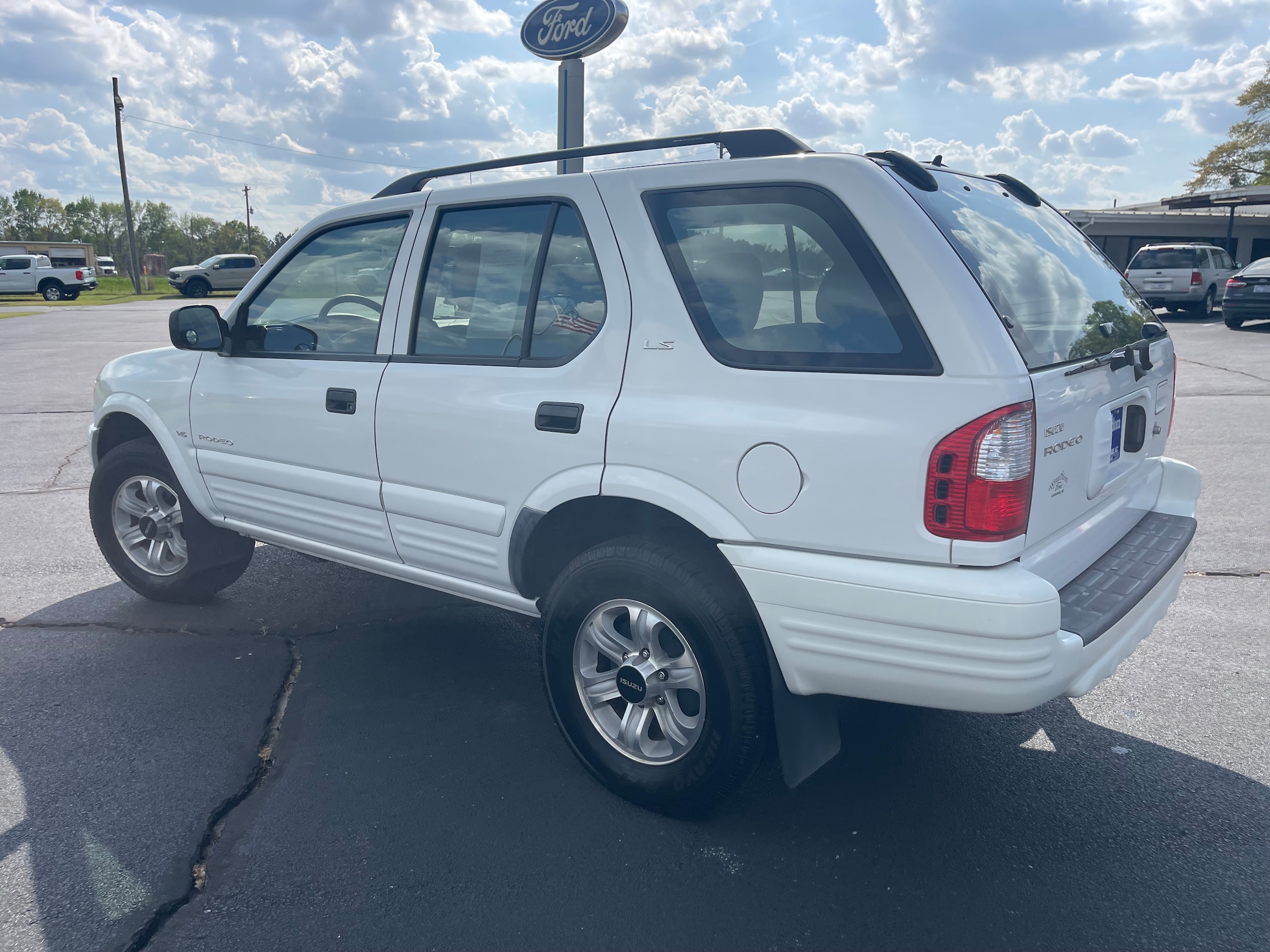 View vehicle photo 5