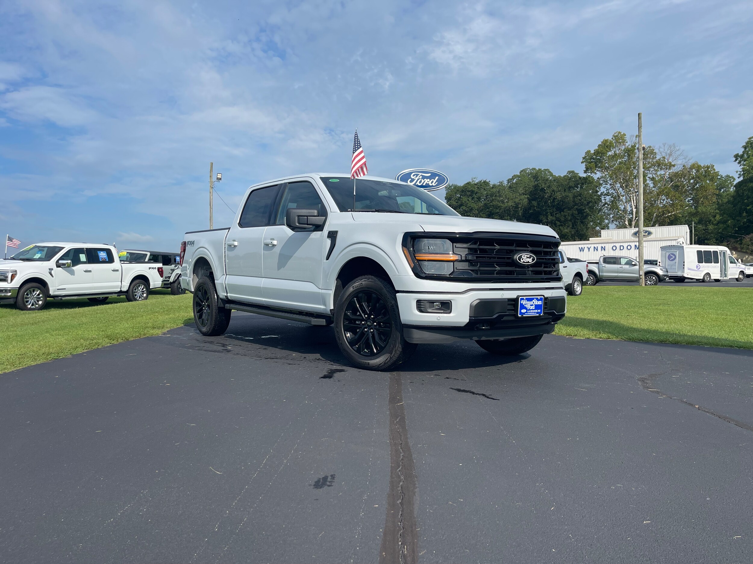 2025 Ford F-150 XLT photo 3