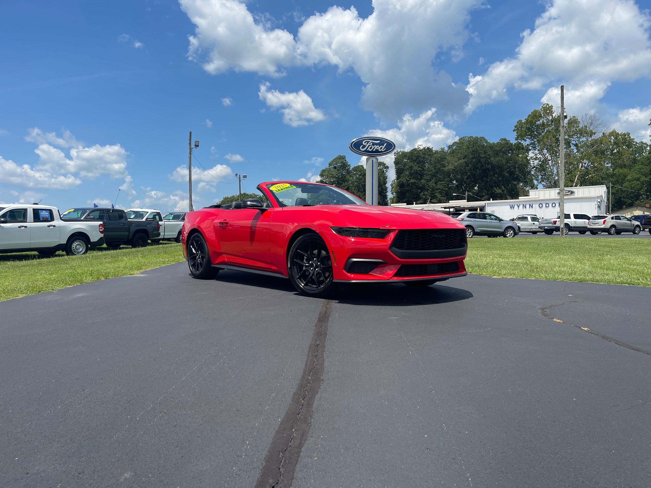 2025 Ford Mustang photo 3