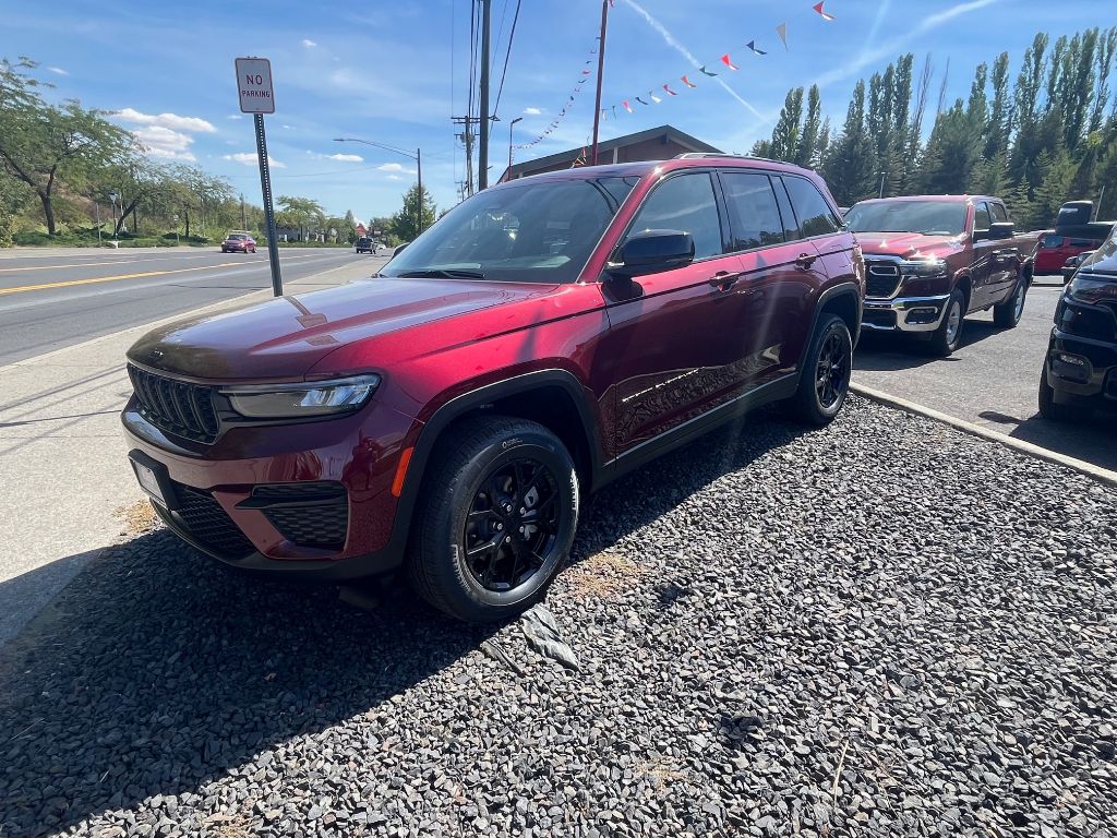 2025 Jeep Grand Cherokee Altitude X photo 2