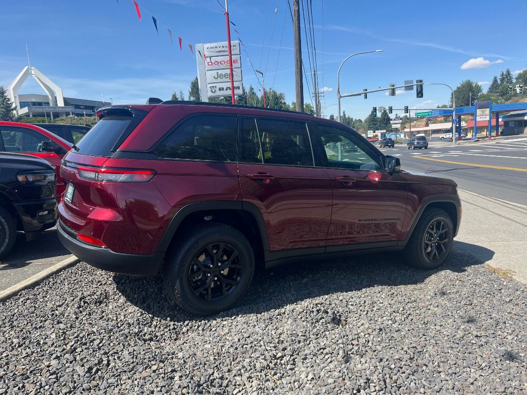 2025 Jeep Grand Cherokee Altitude X photo 3